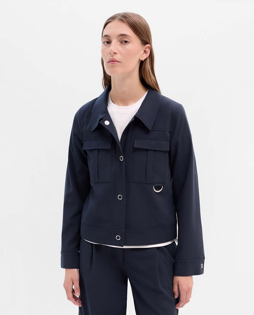 Chaqueta corta bolsillos