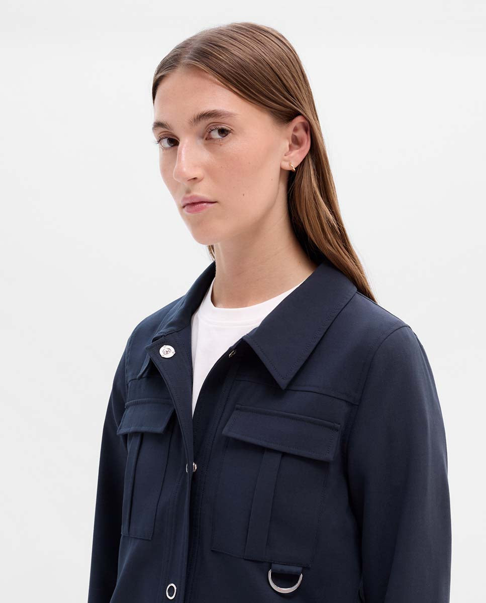 Chaqueta corta bolsillos