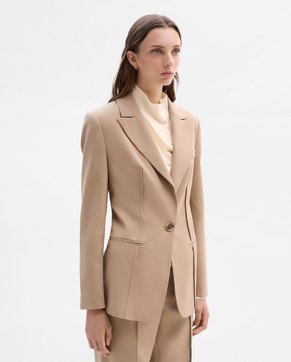 Americana entallada costuras