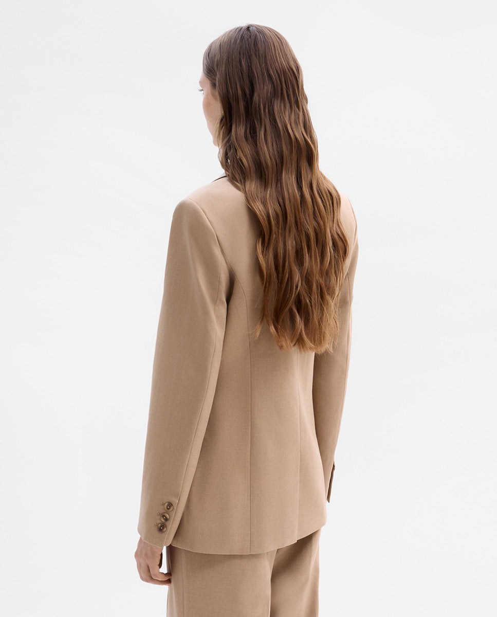 Americana entallada costuras