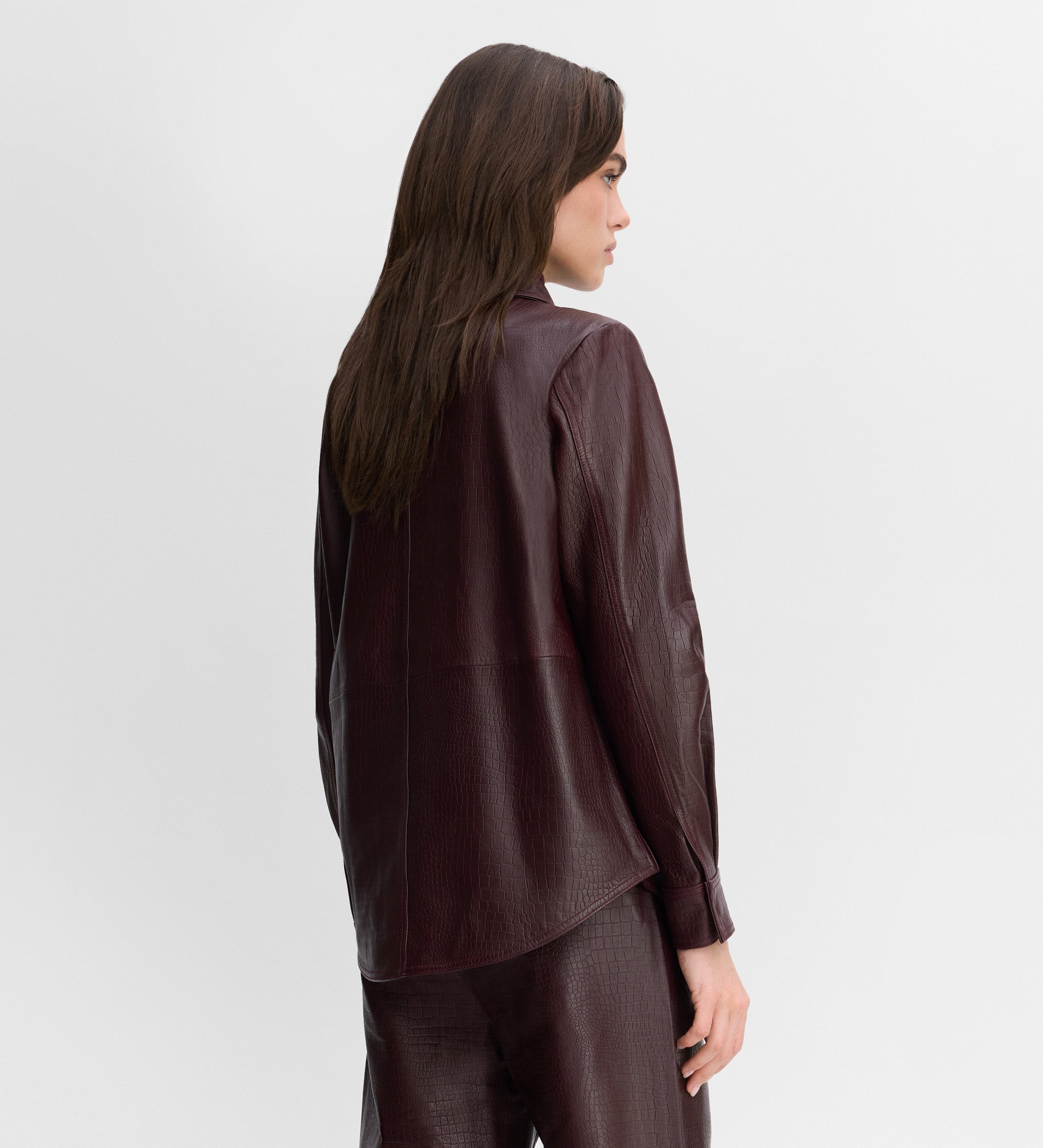 Sobrecamisa de piel grabada