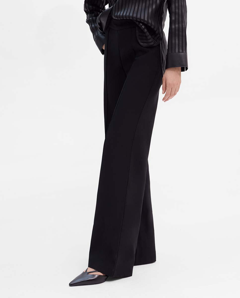 Pantalón tiro alto acampanado