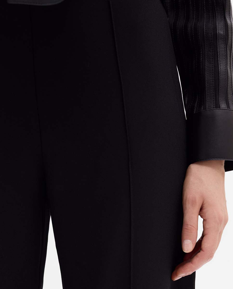 Pantalón tiro alto acampanado