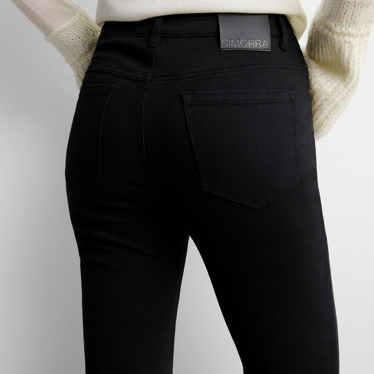 Pantalón vaquero acampanado