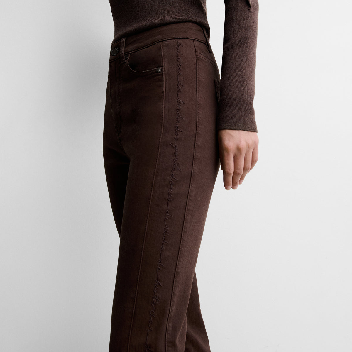 Embroidered slim jeans