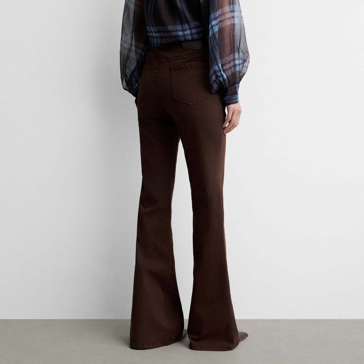 Pantalón bolsillos parche