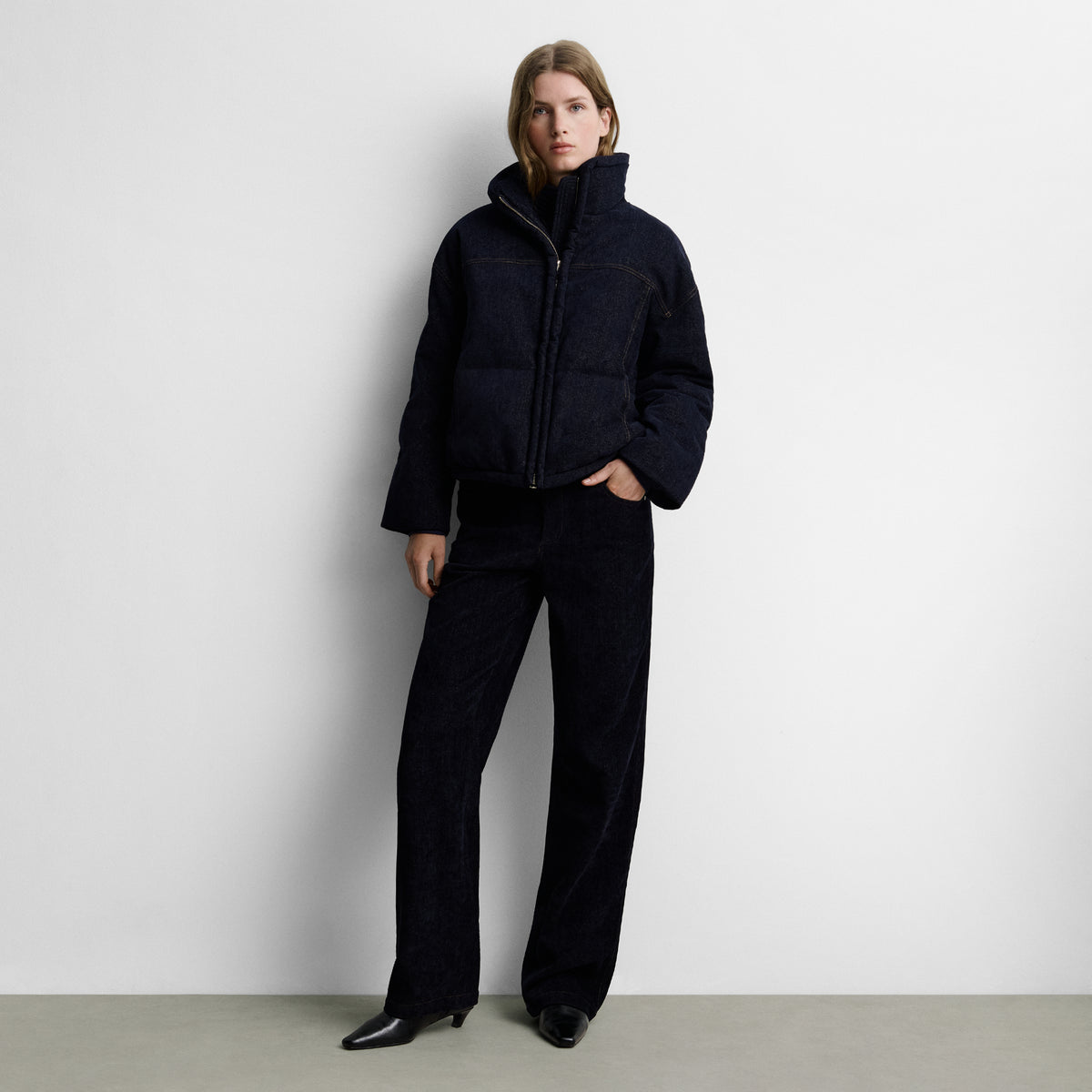 Short bomber-style puffer jacket