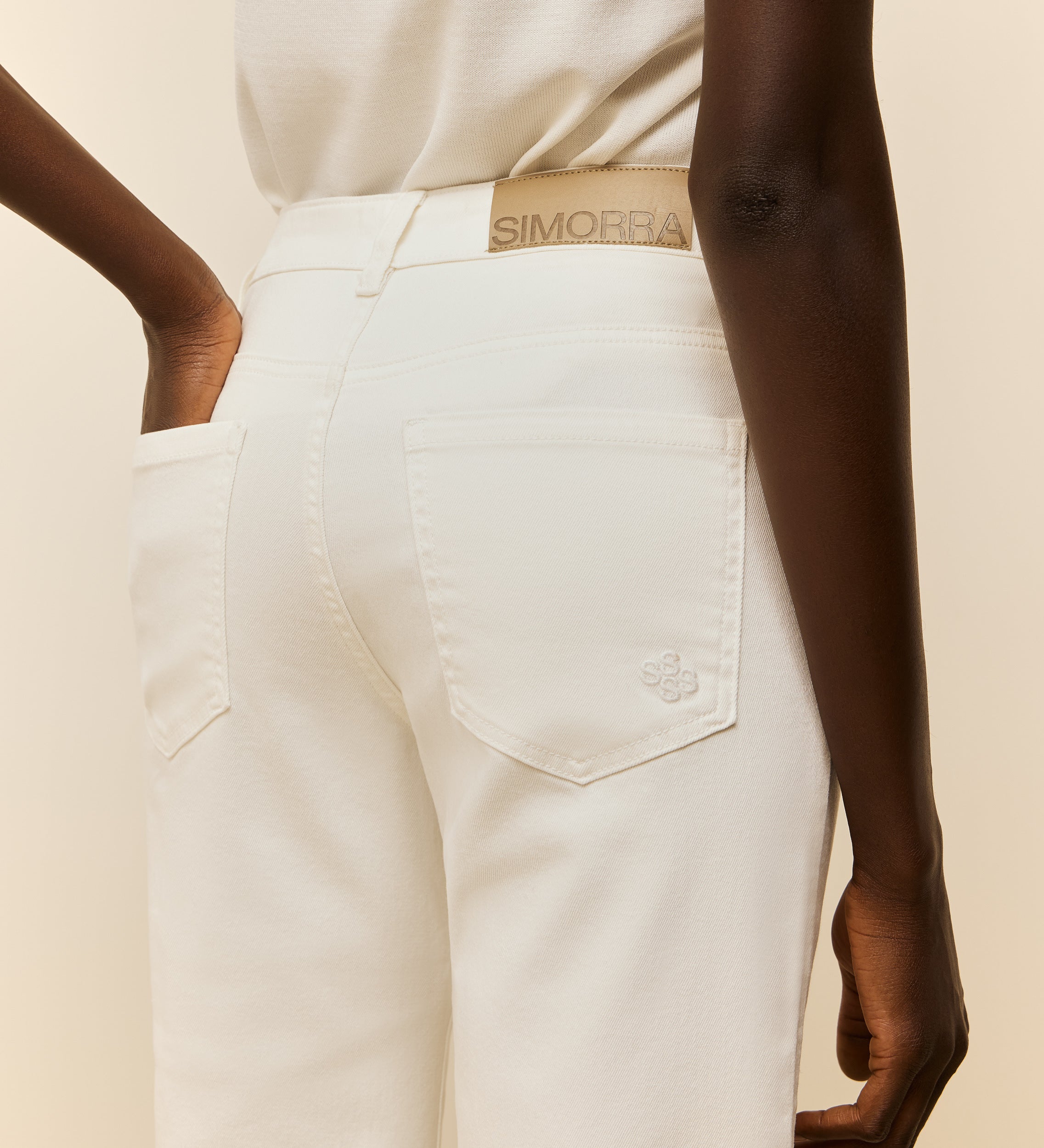 Pantalón sarga lorza delantero