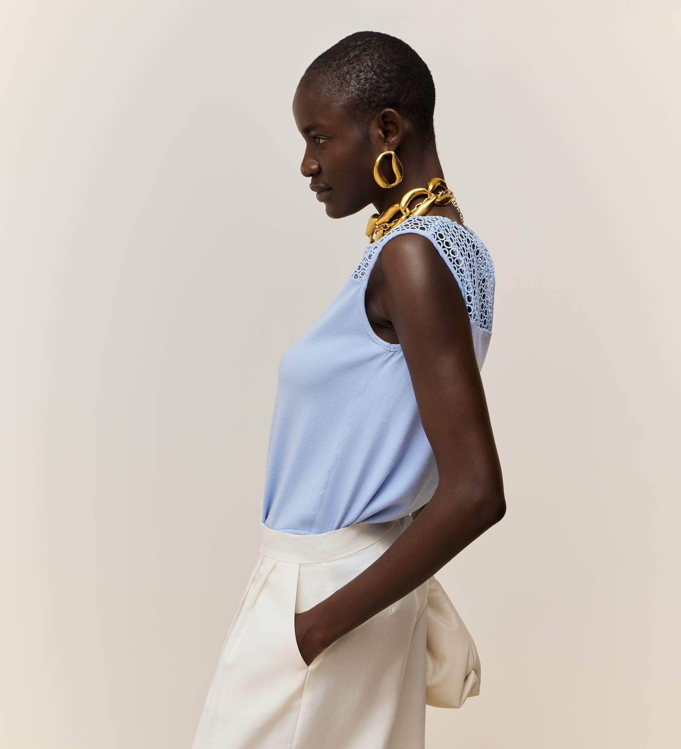 Top tricot detalle guipur