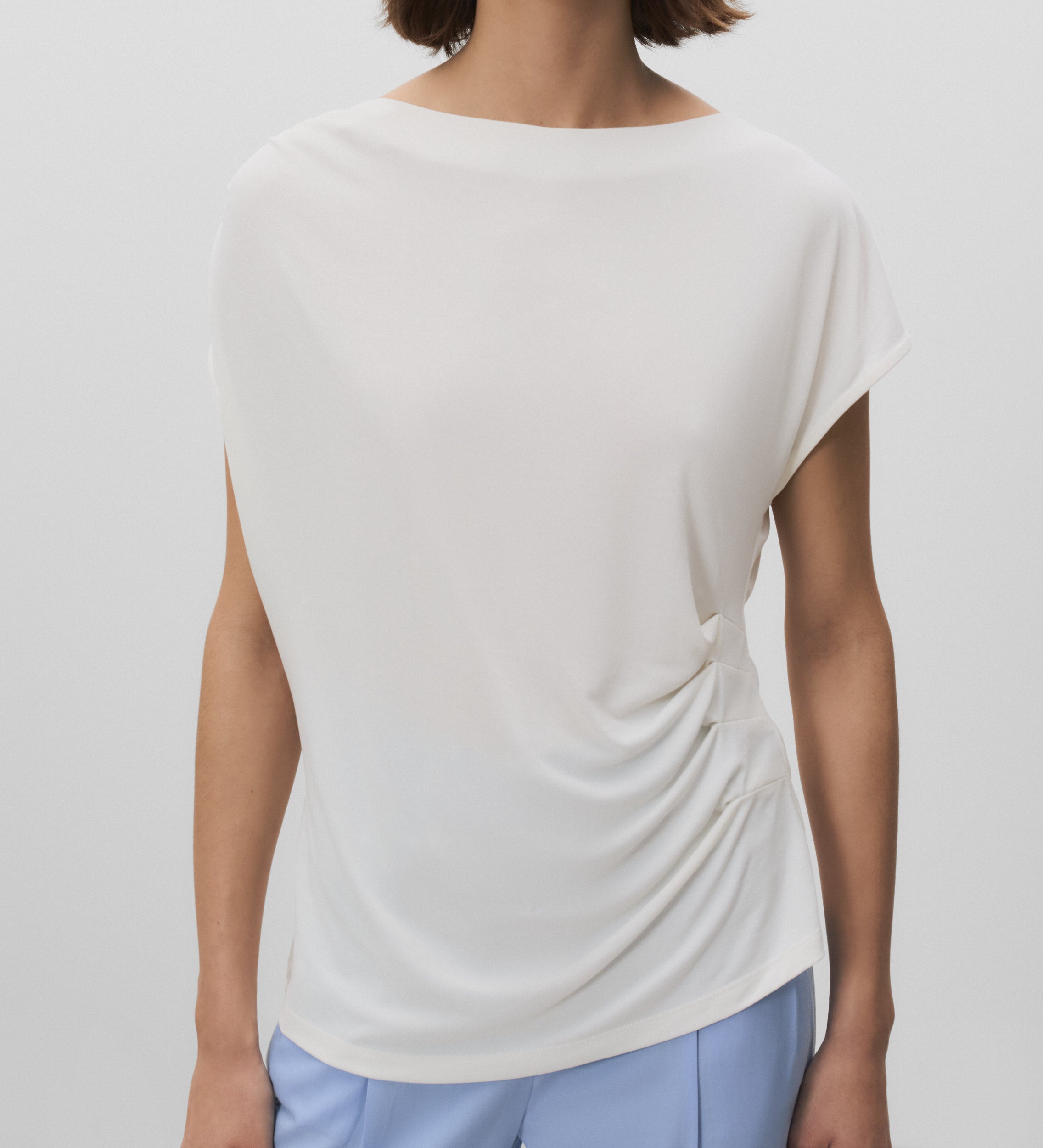 T-shirt with gathered sleeves