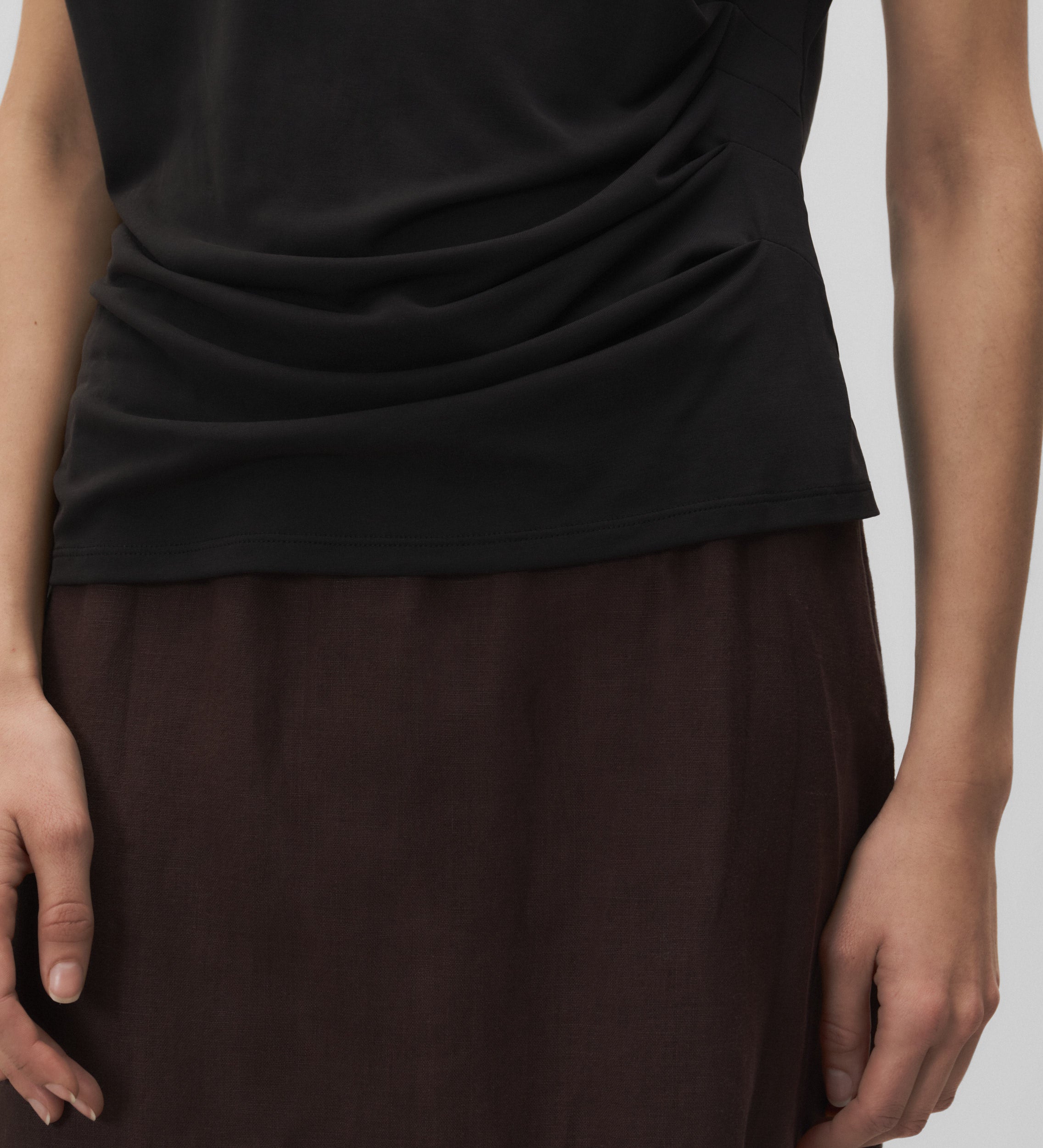 T-shirt with gathered sleeves