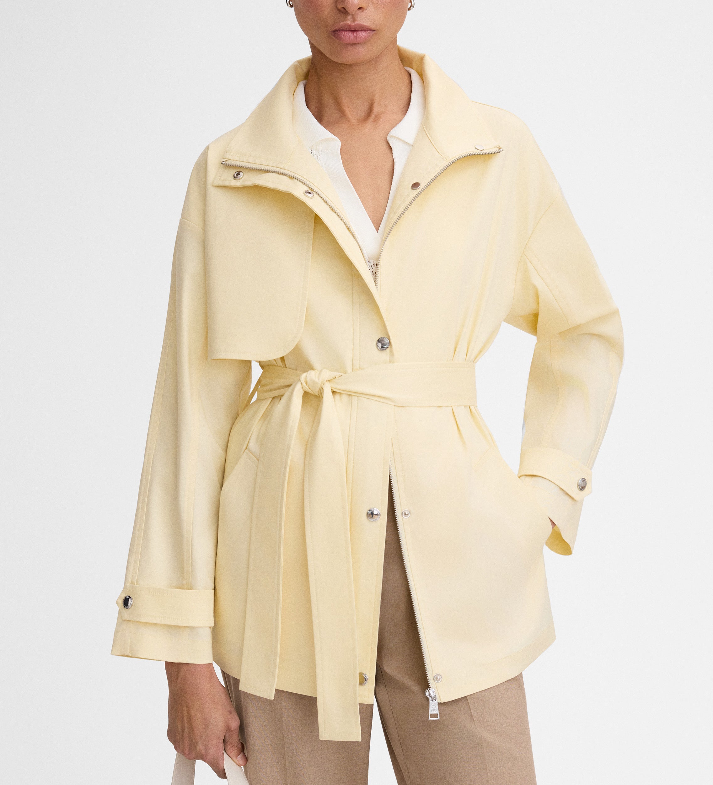 Short trench coat