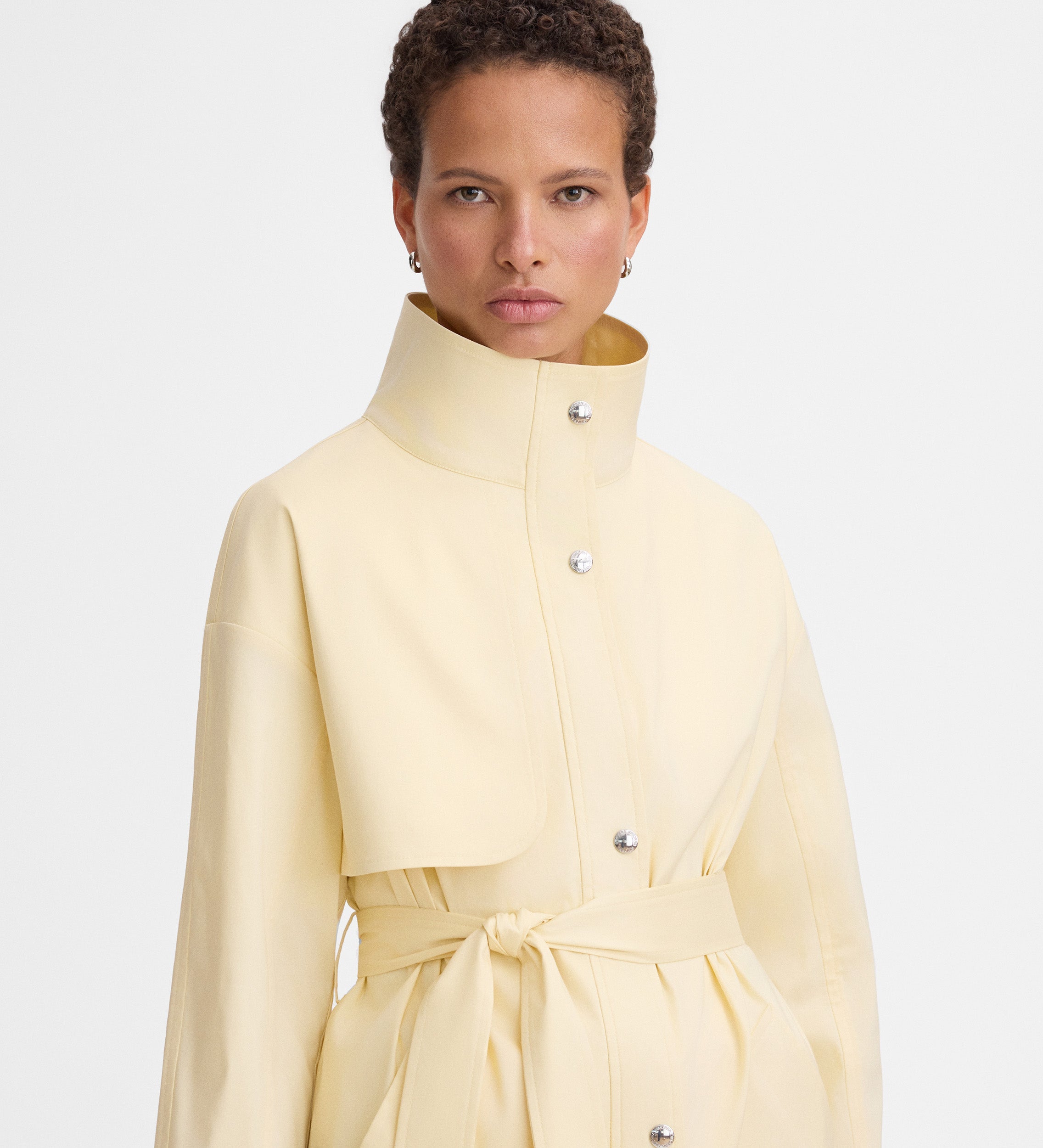 Short trench coat