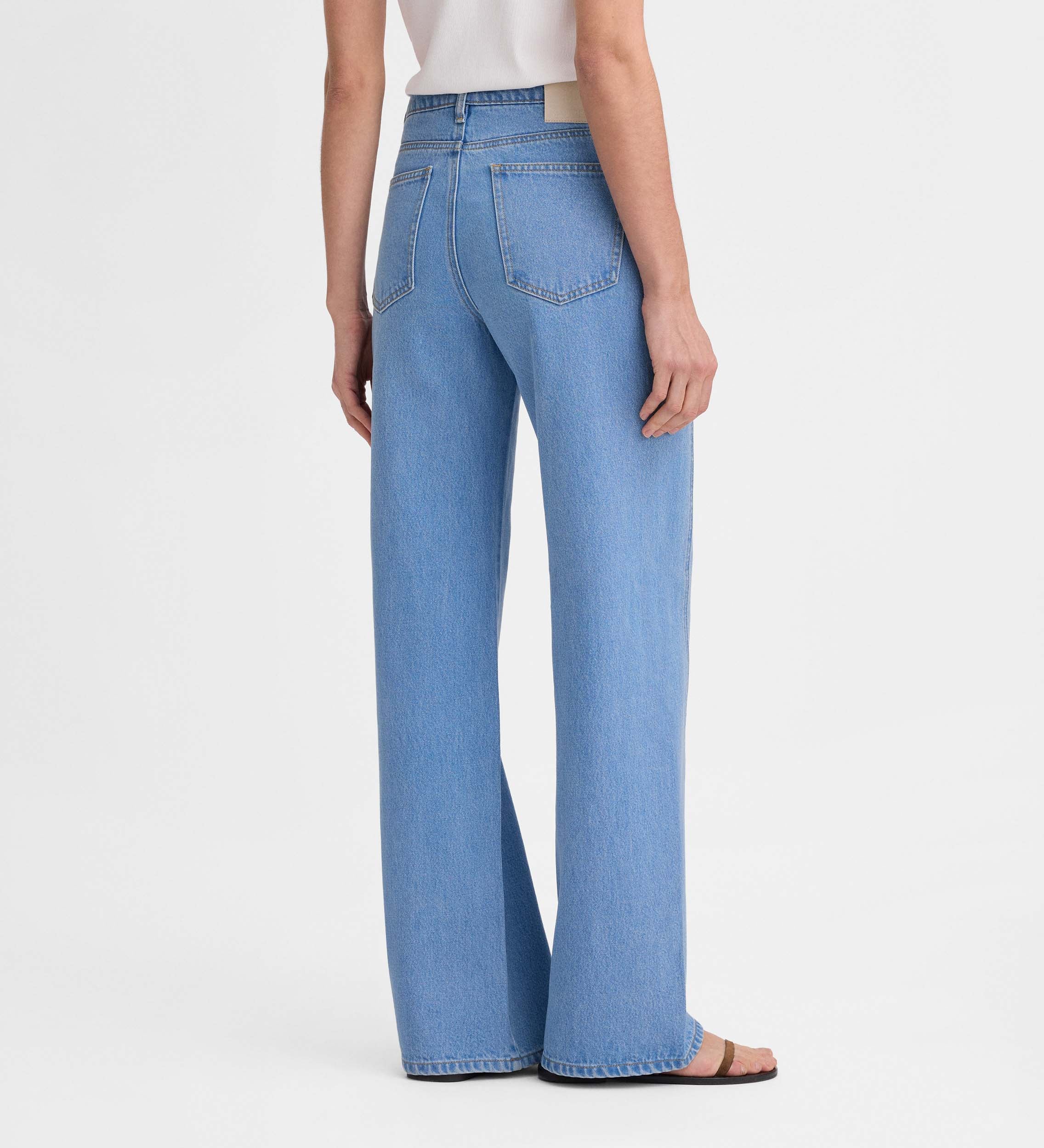 Loose fit jeans