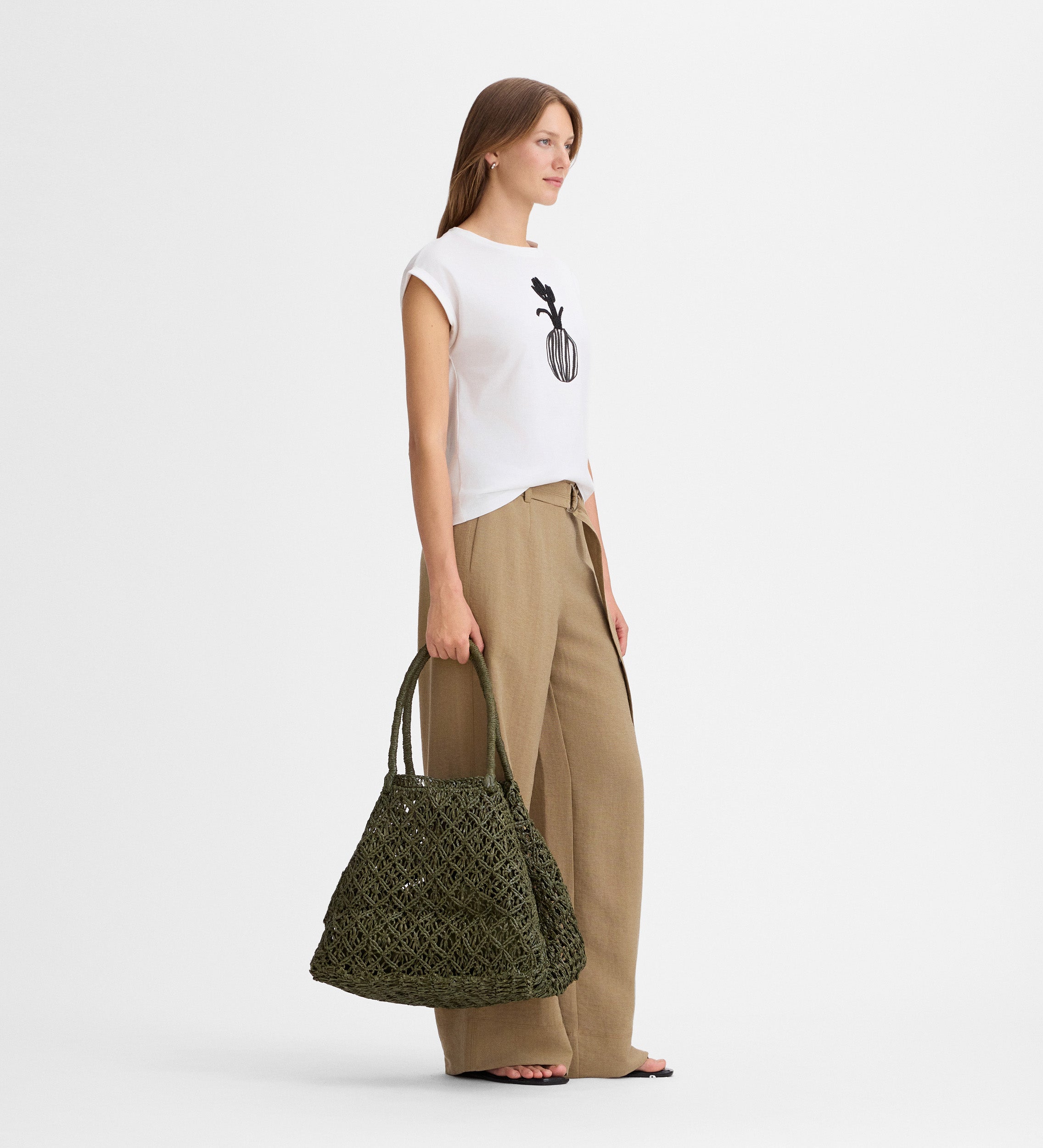 Flower embroidered t-shirt