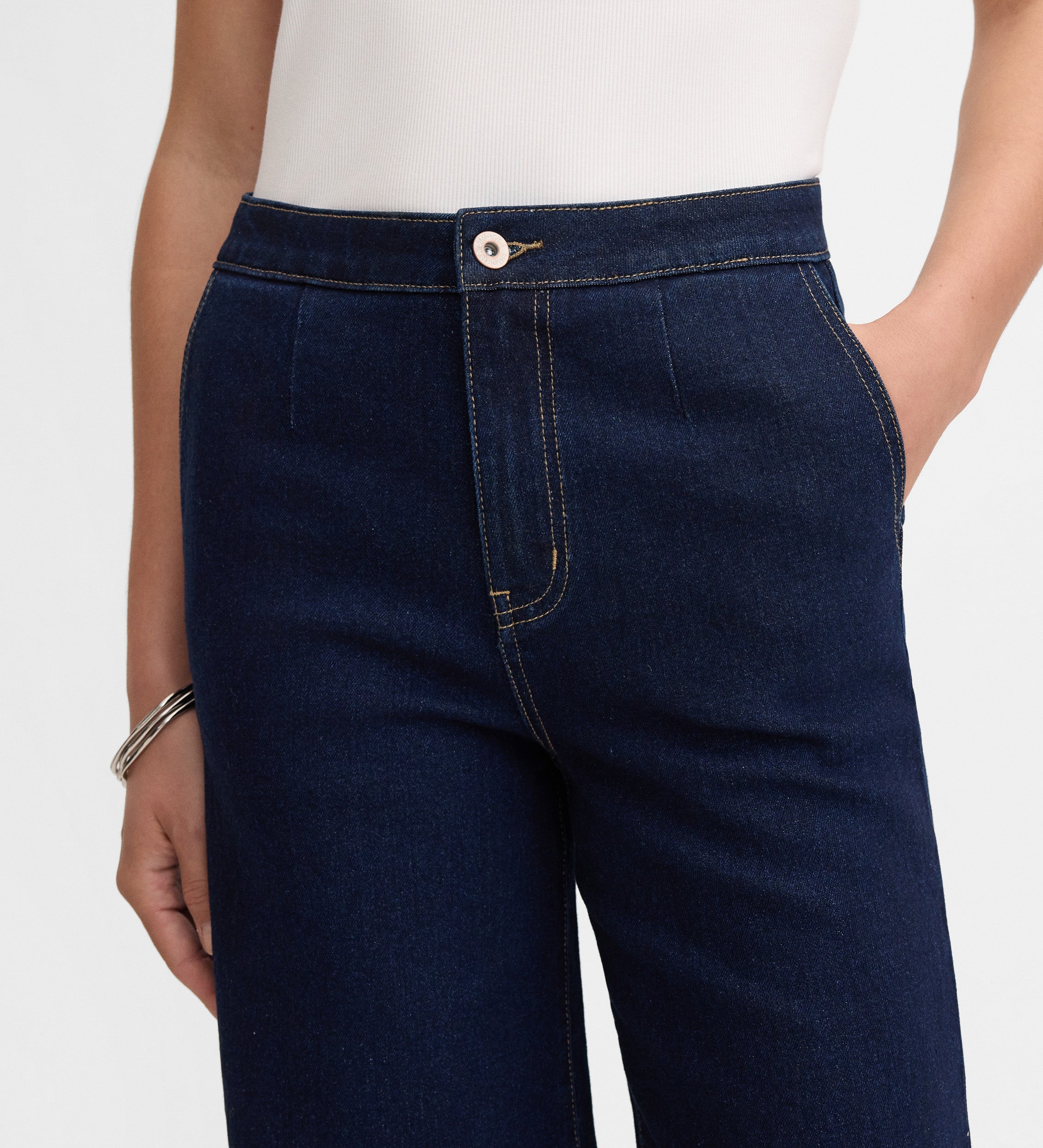 Cropped cut-out denim pants