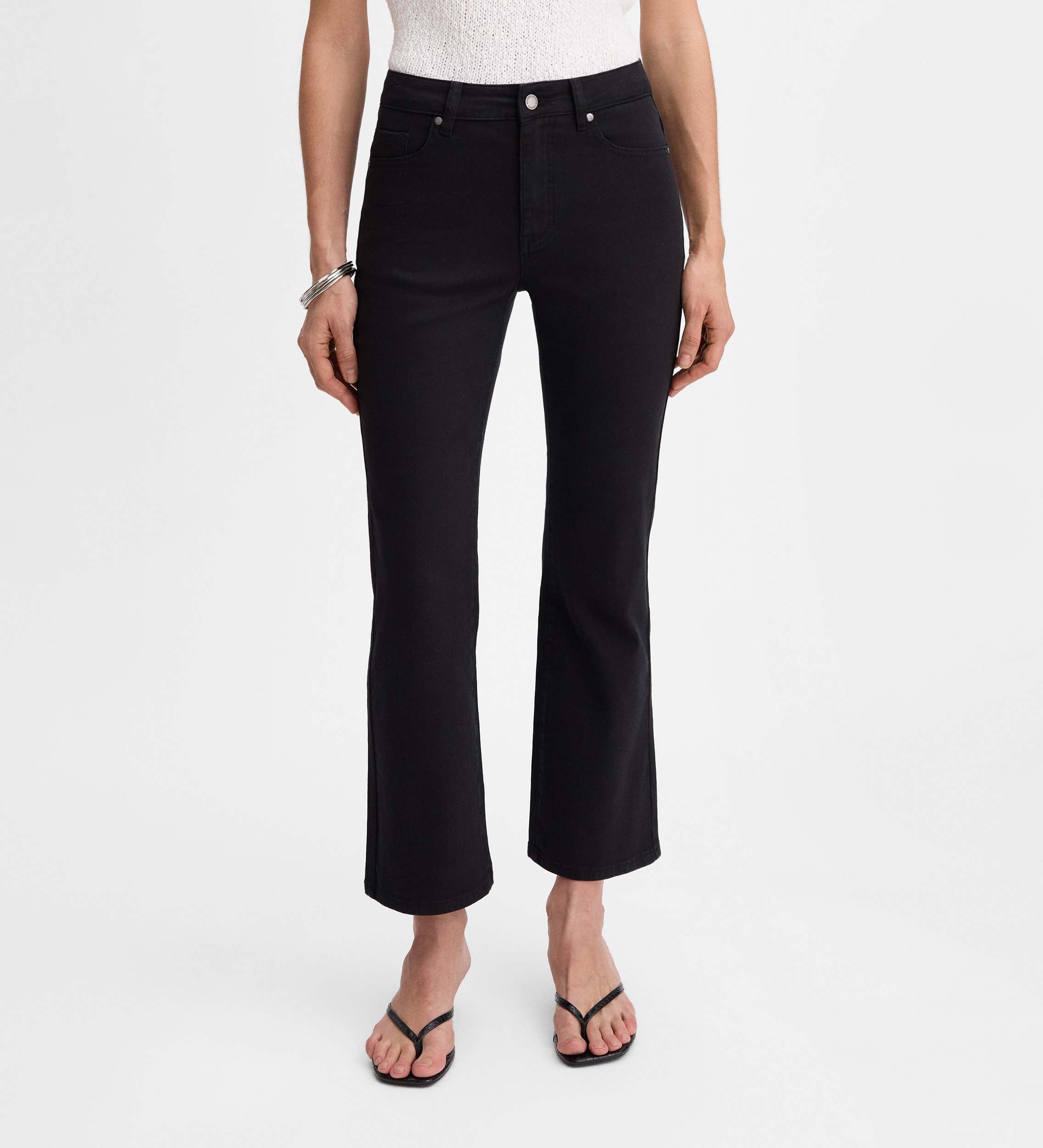 Pantalón crop acampanado