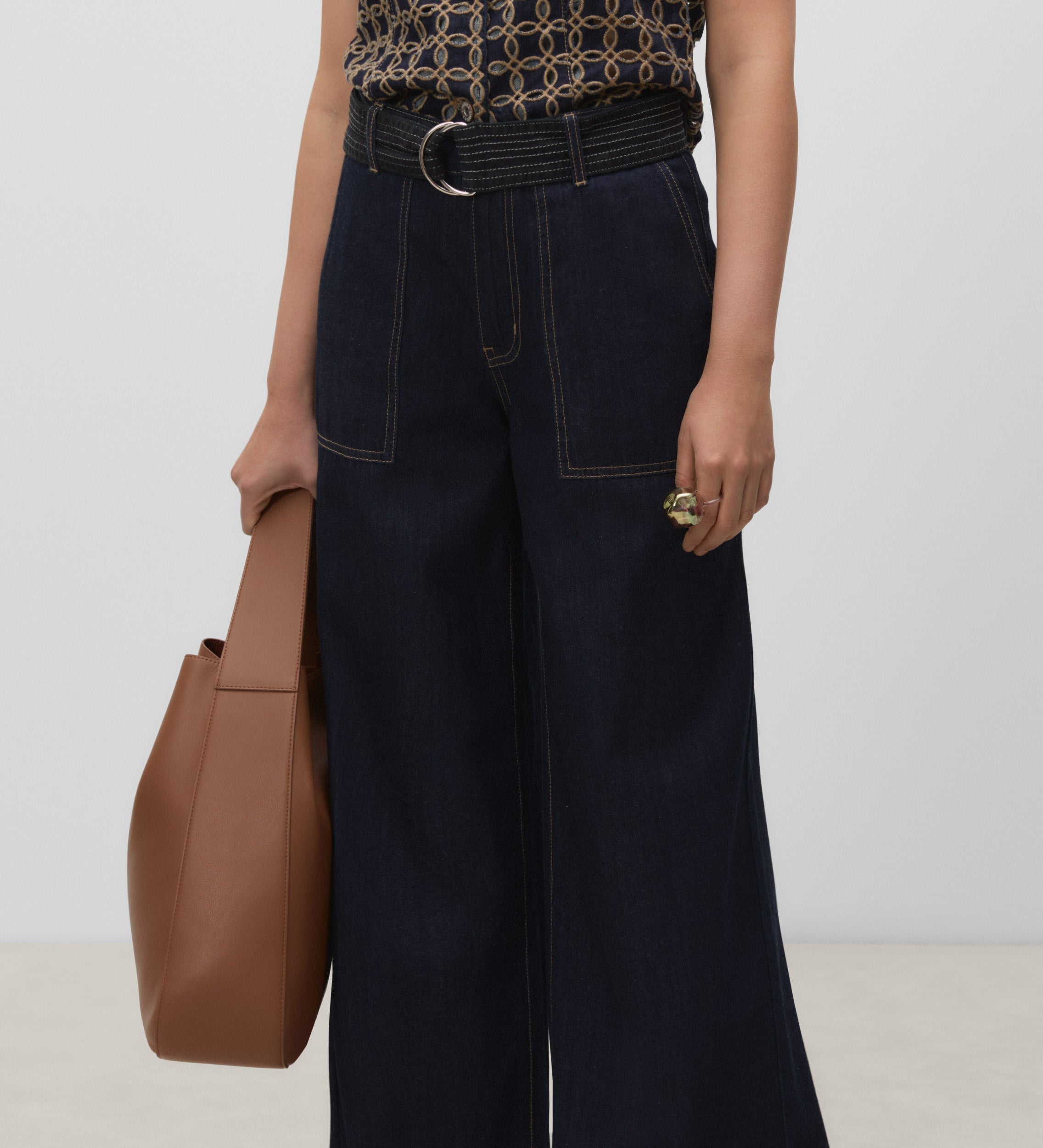 Denim pants with stitching