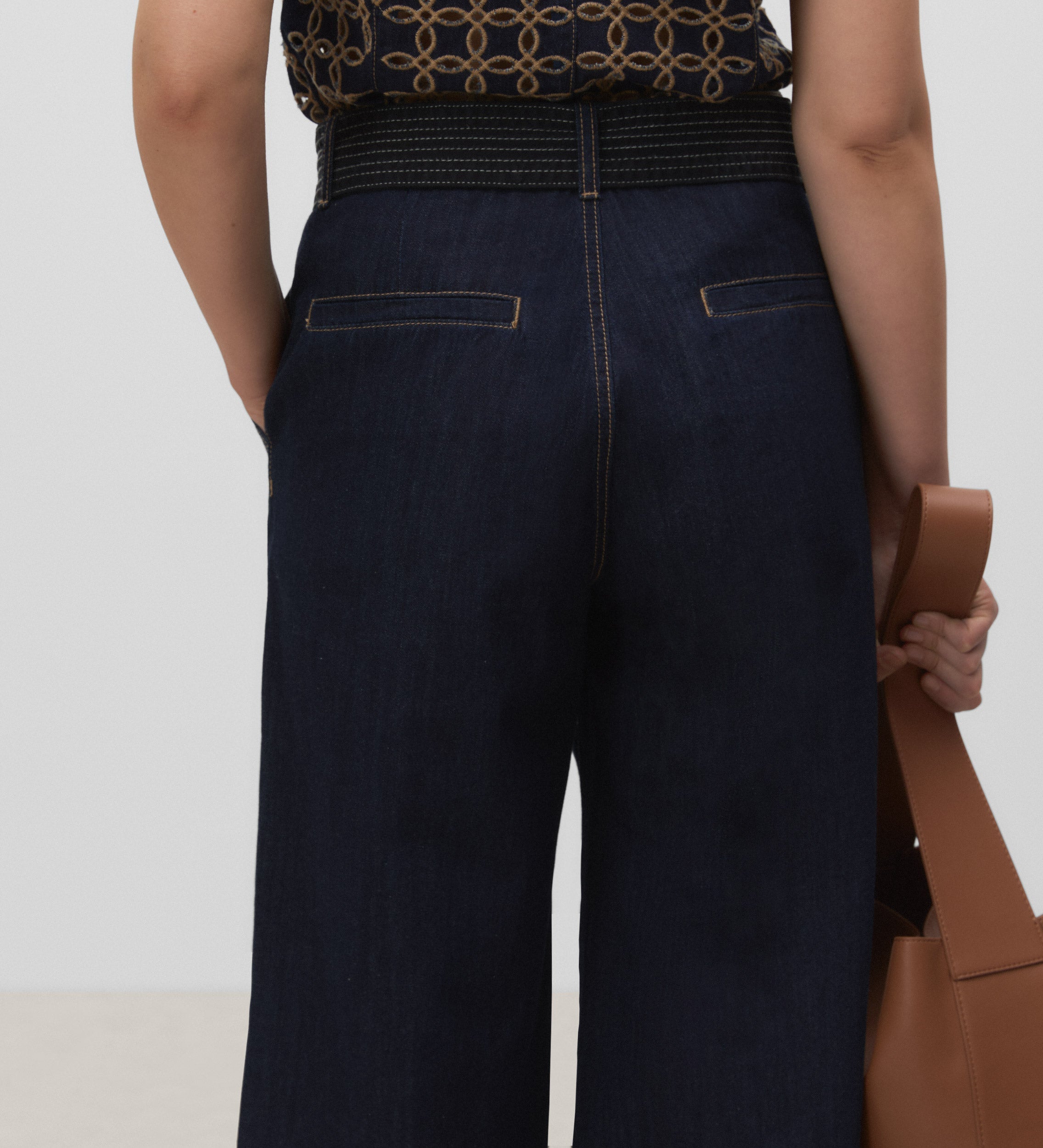 Denim pants with stitching
