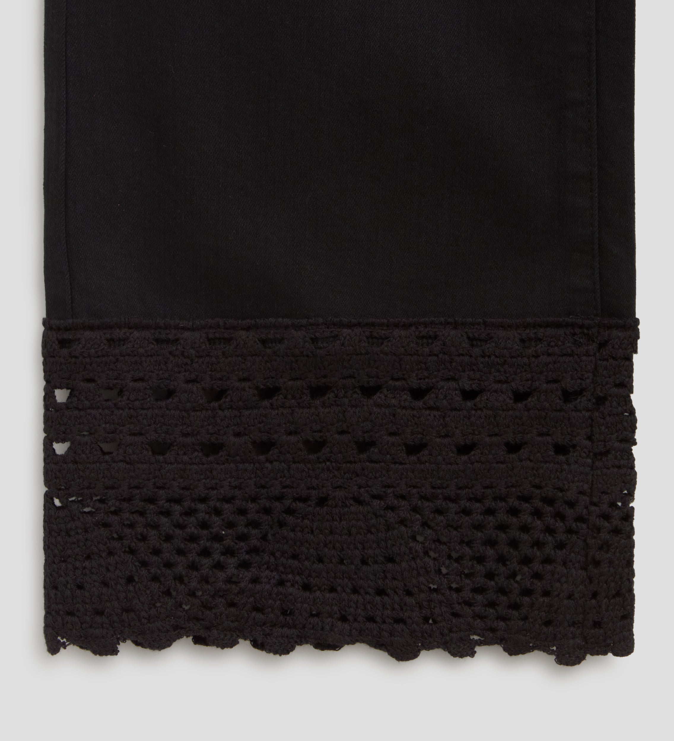 Decorative low-rise trousers