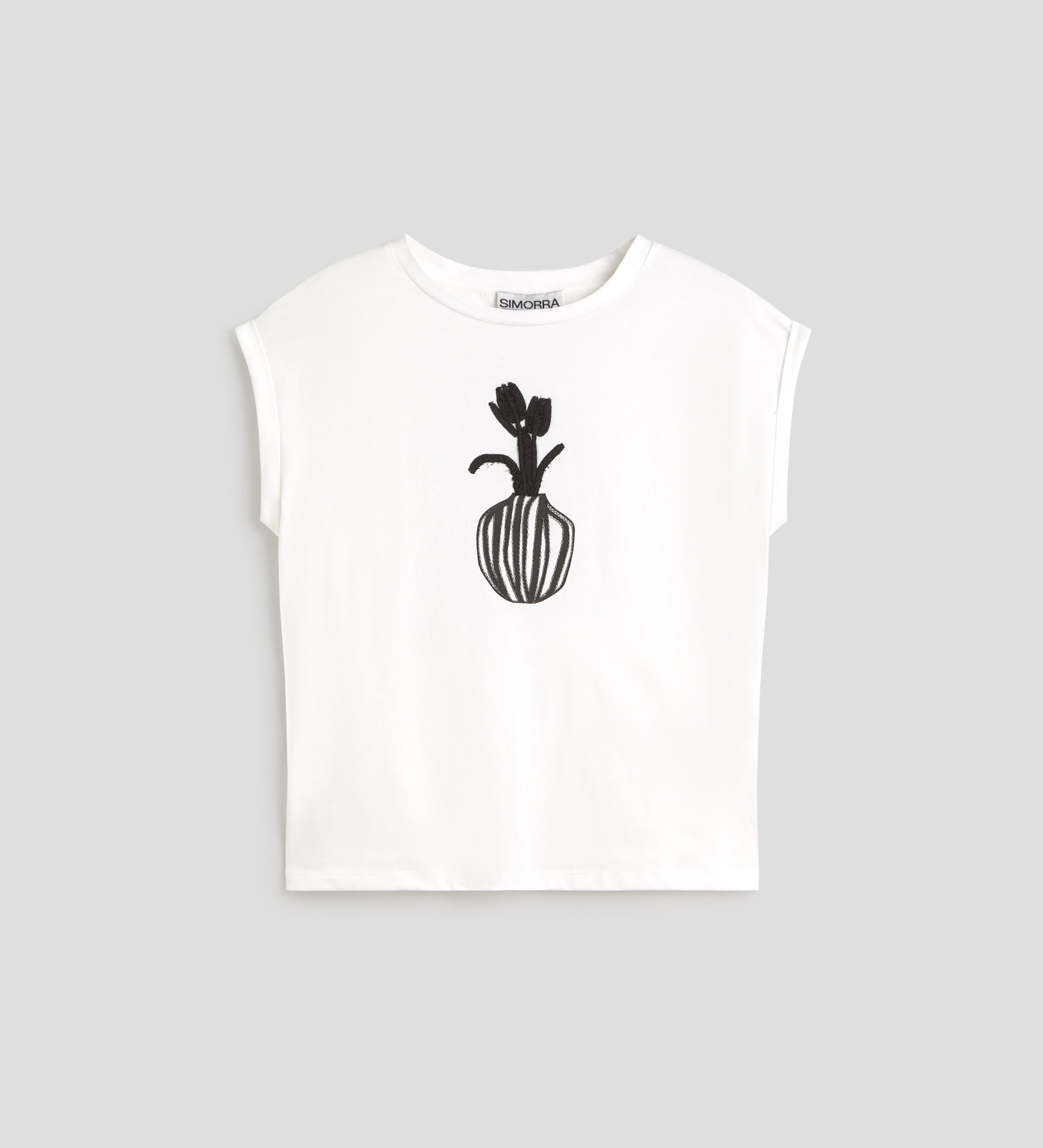 Flower embroidered t-shirt