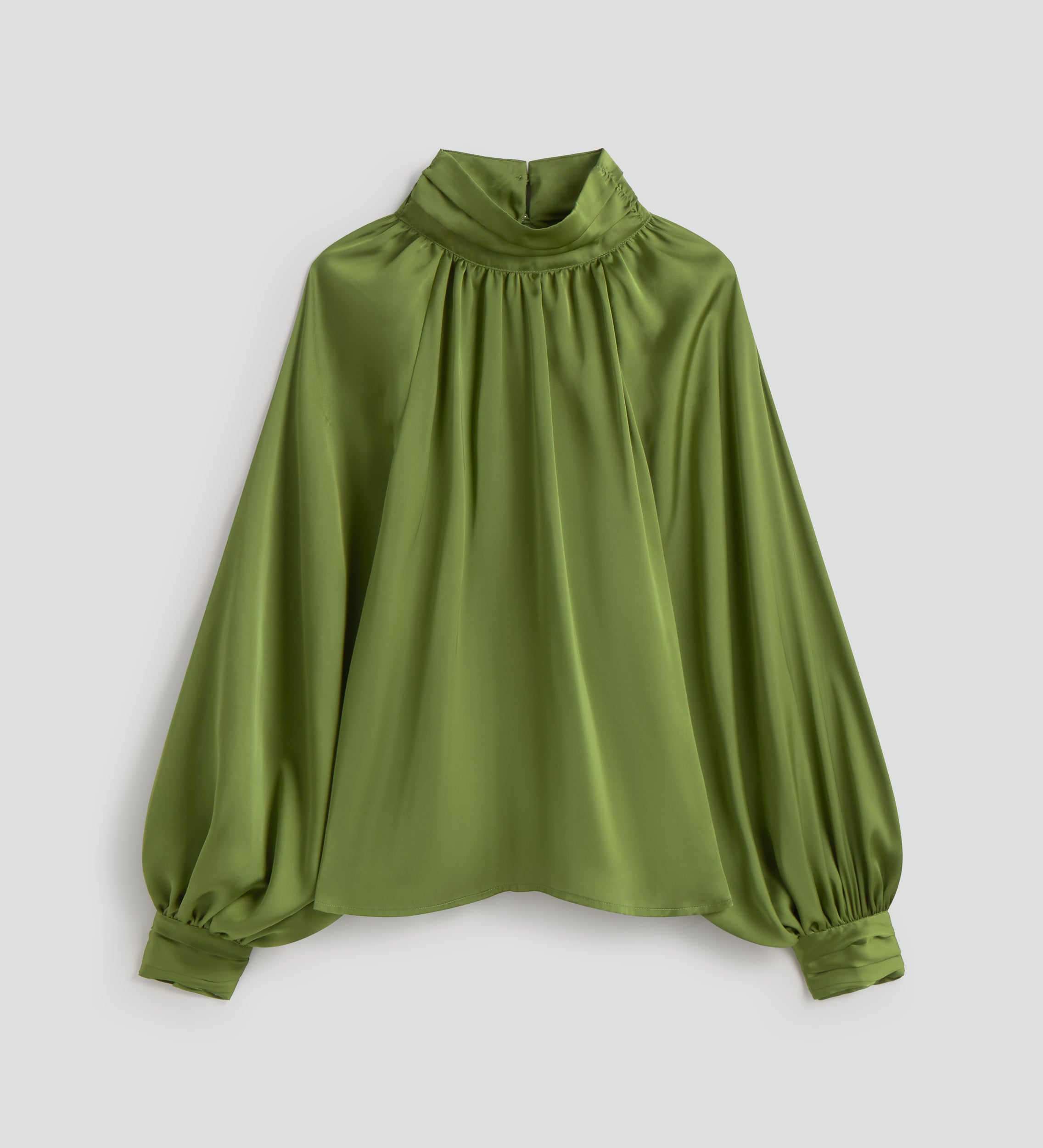 Blusa fluida cuello alto