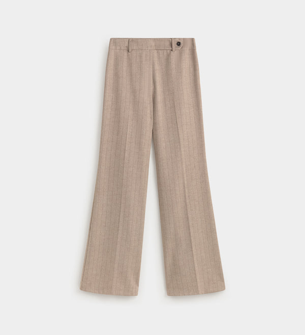Pantalón espiga acampanado