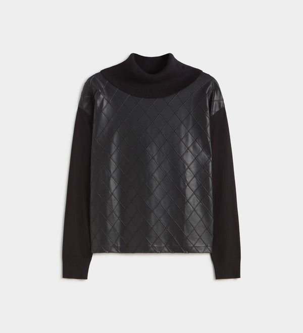 Two-material sweater with diamond pattern