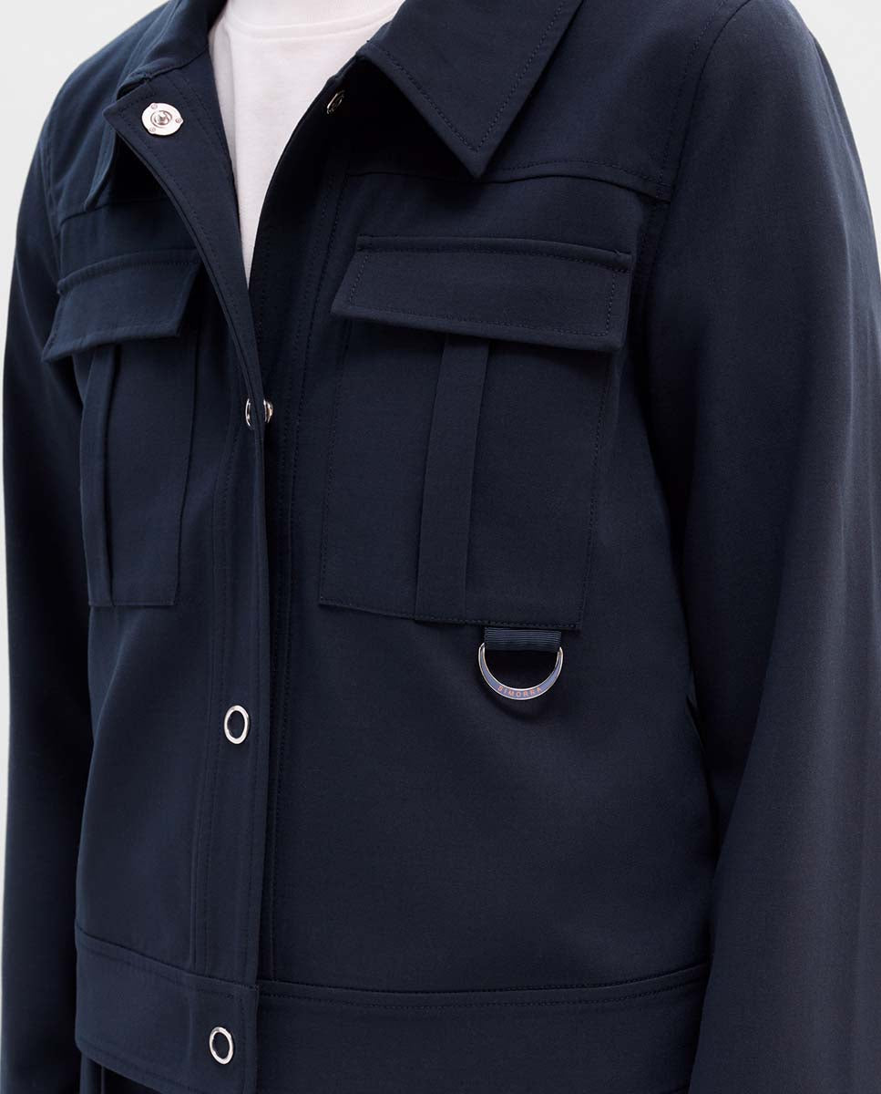 Chaqueta corta bolsillos
