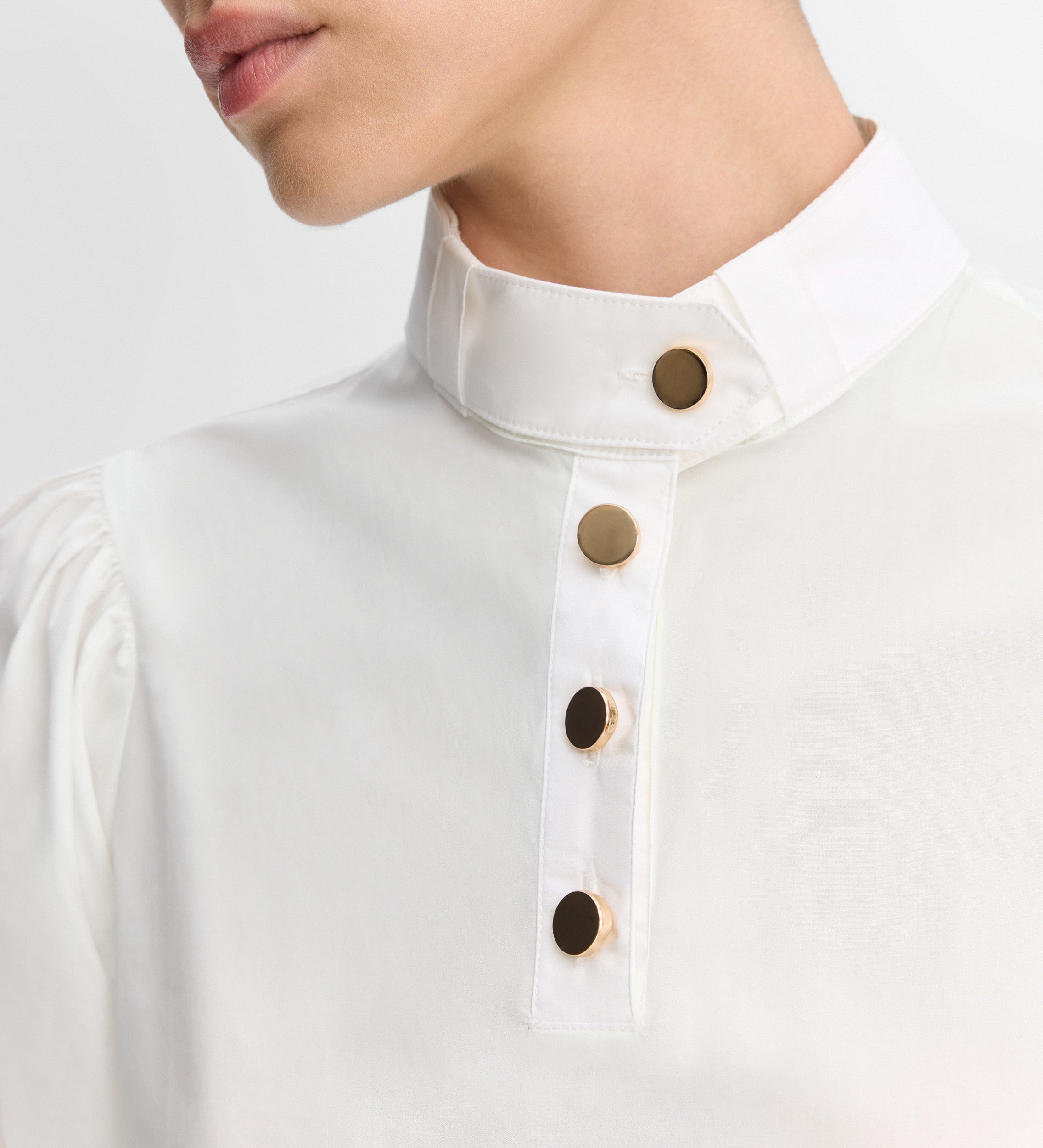 Puff sleeve shirt