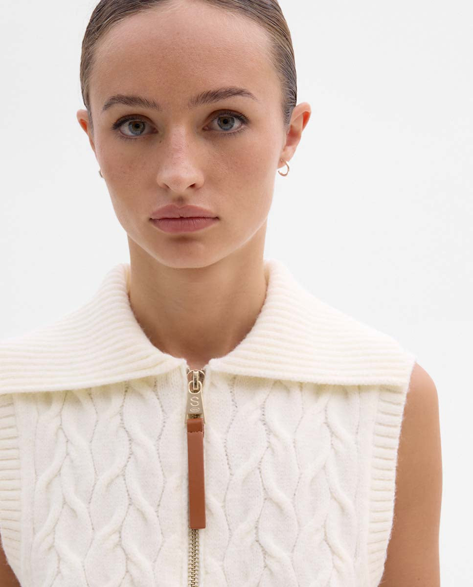 Knitted vest braids