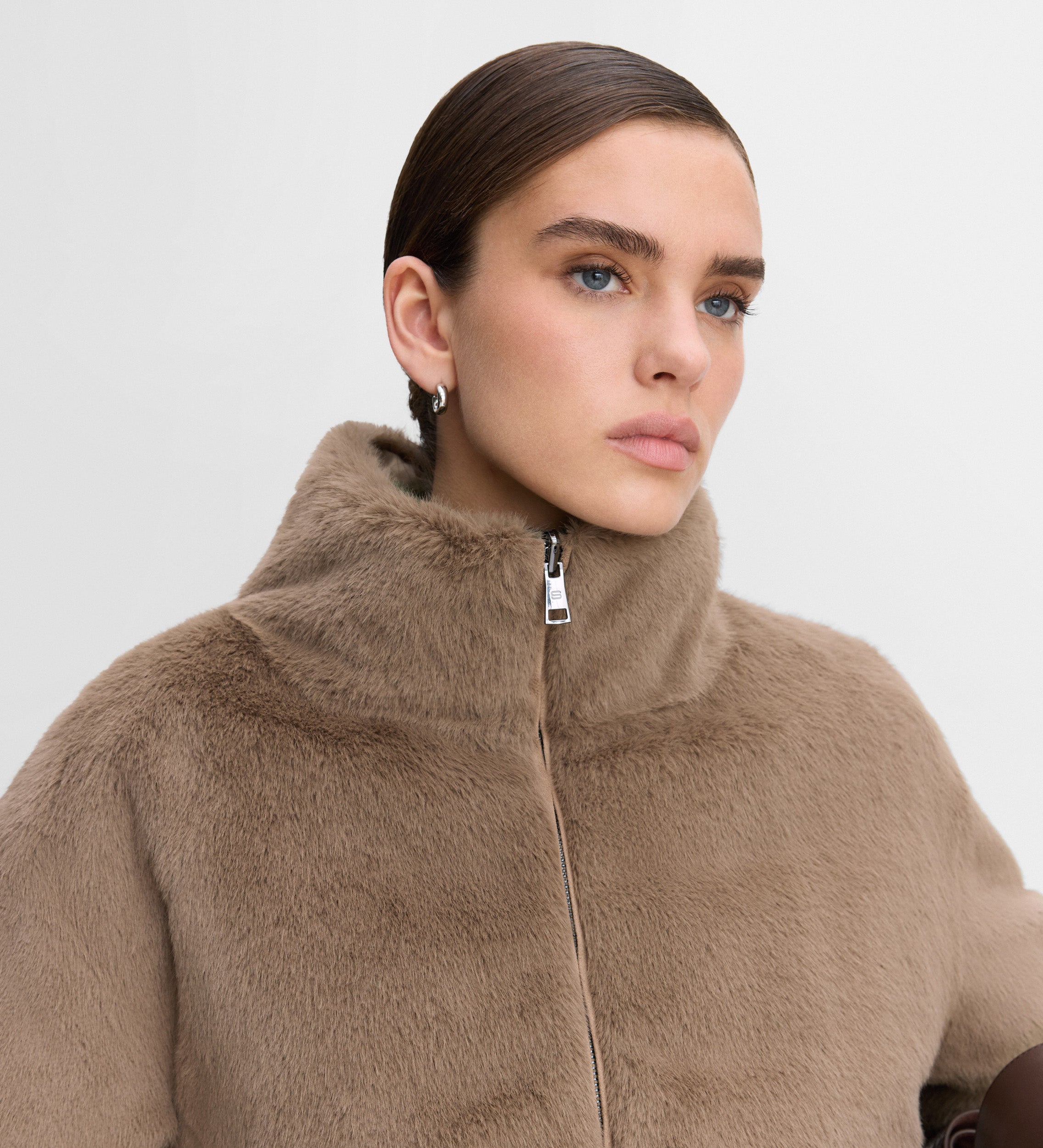 Reversible fur-effect down jacket