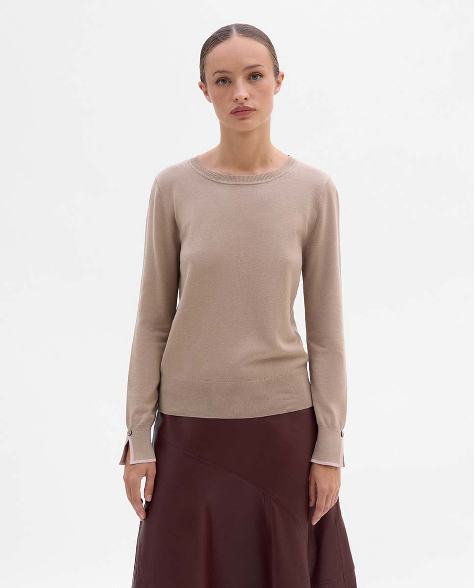 Round neck sweater