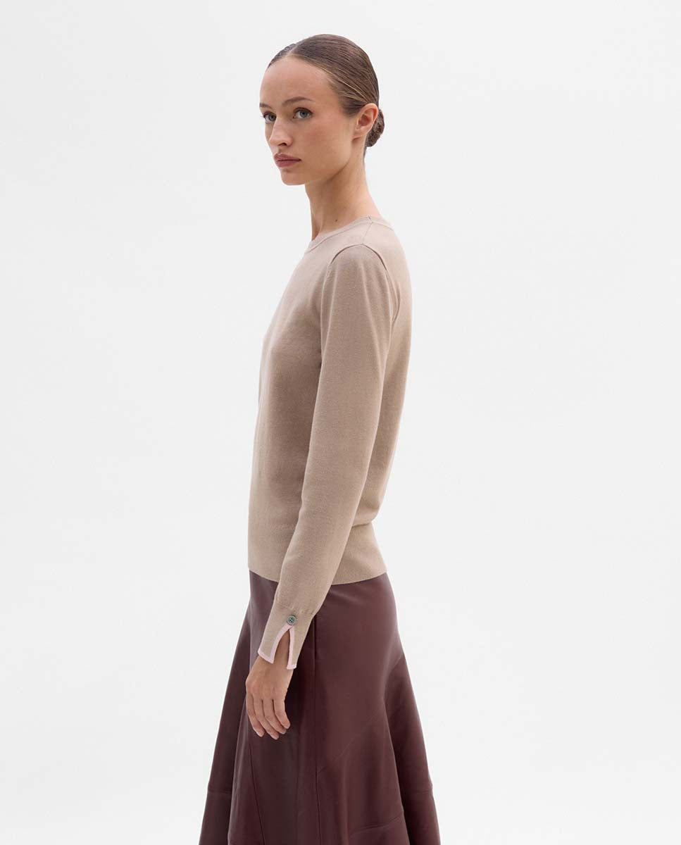Round neck sweater