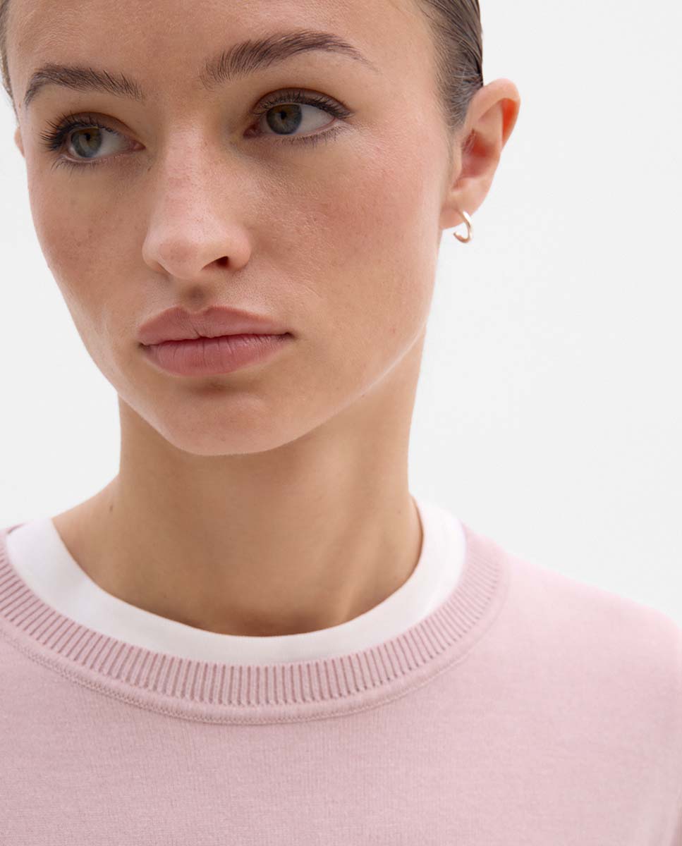 Round neck sweater