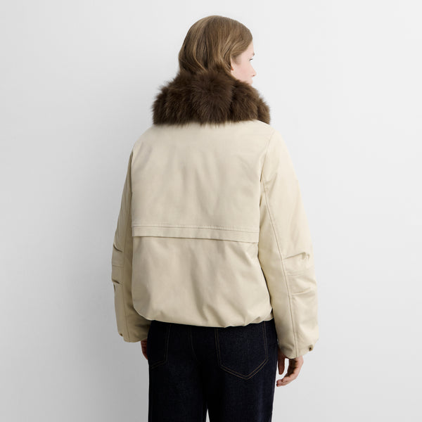 Parka corta cuello pelo