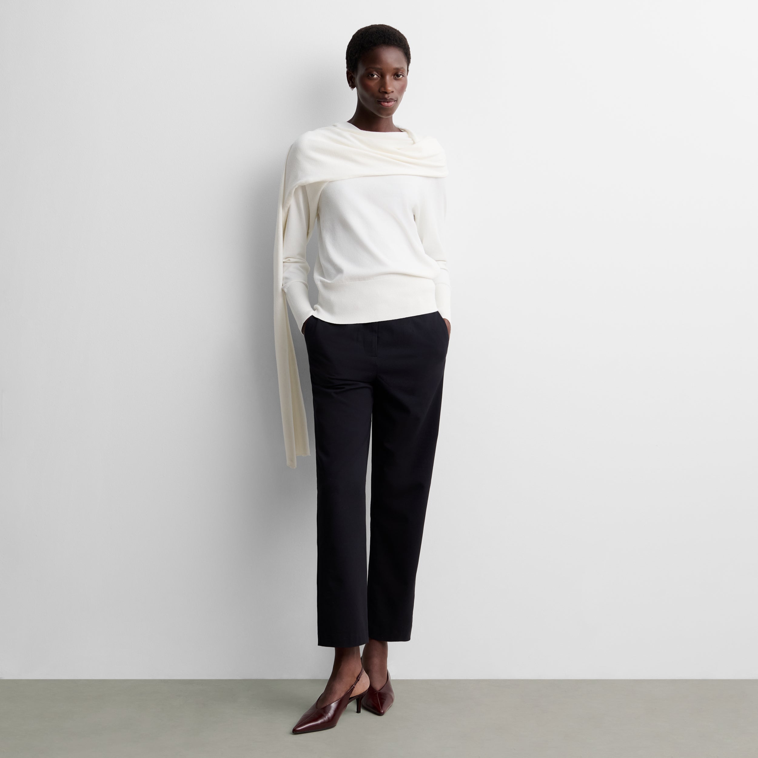 Straight trousers with belt