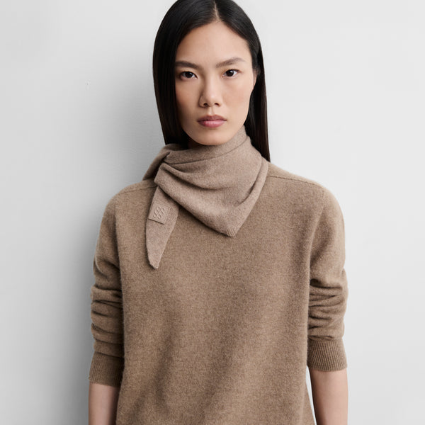 Triangular cashmere scarf