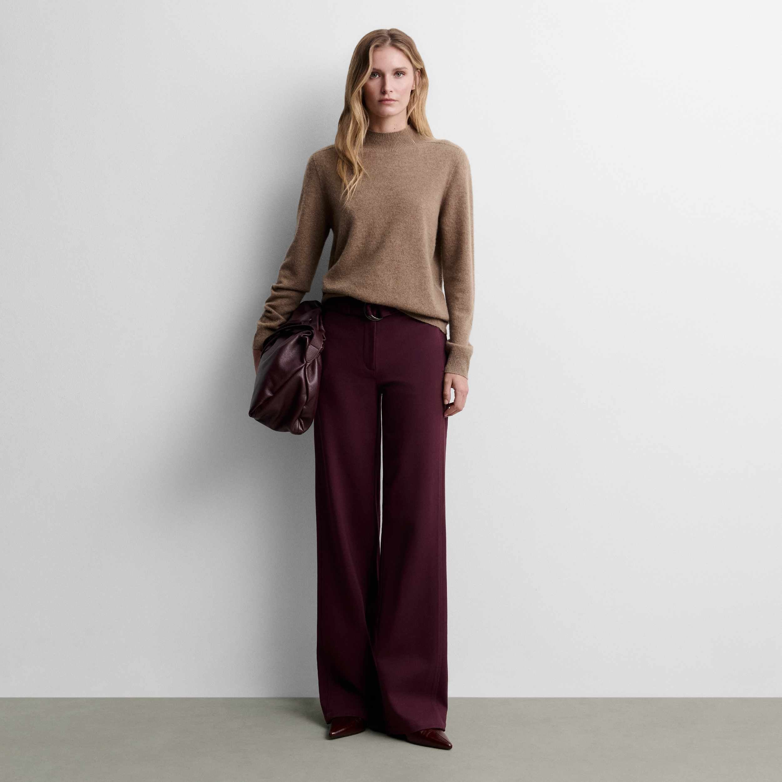 Wide stretch trousers