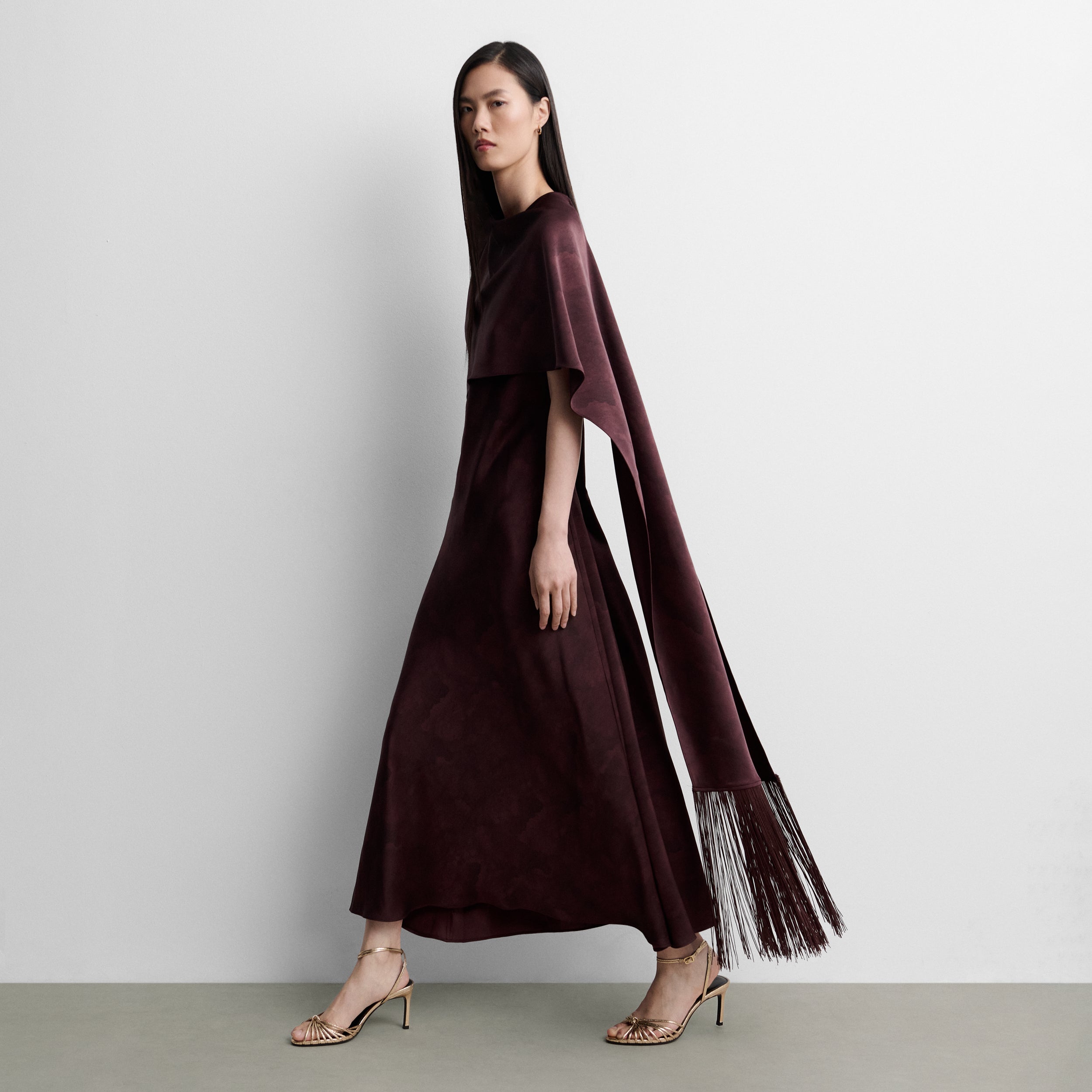 Vestido largo satinado chal