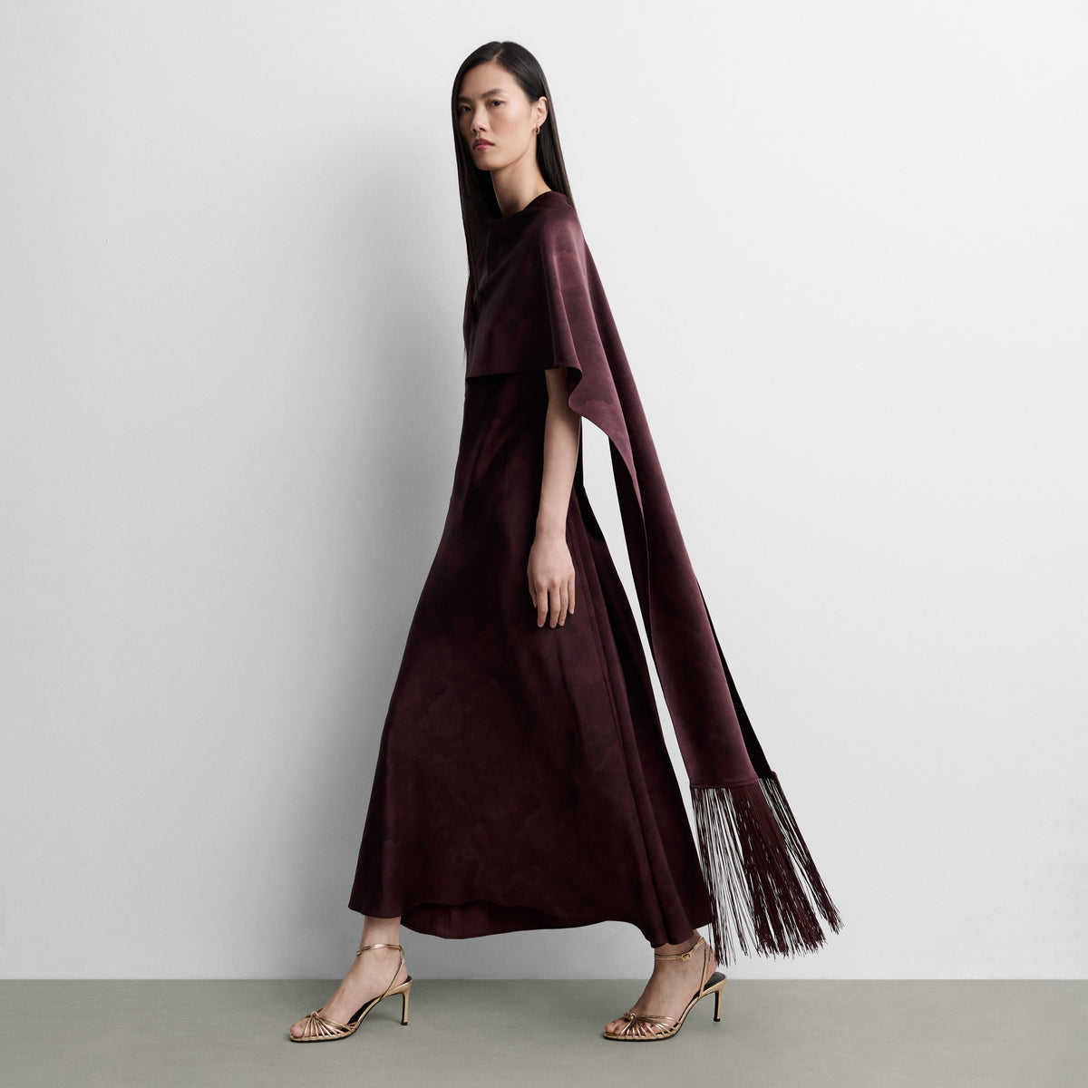 Vestido largo satinado chal