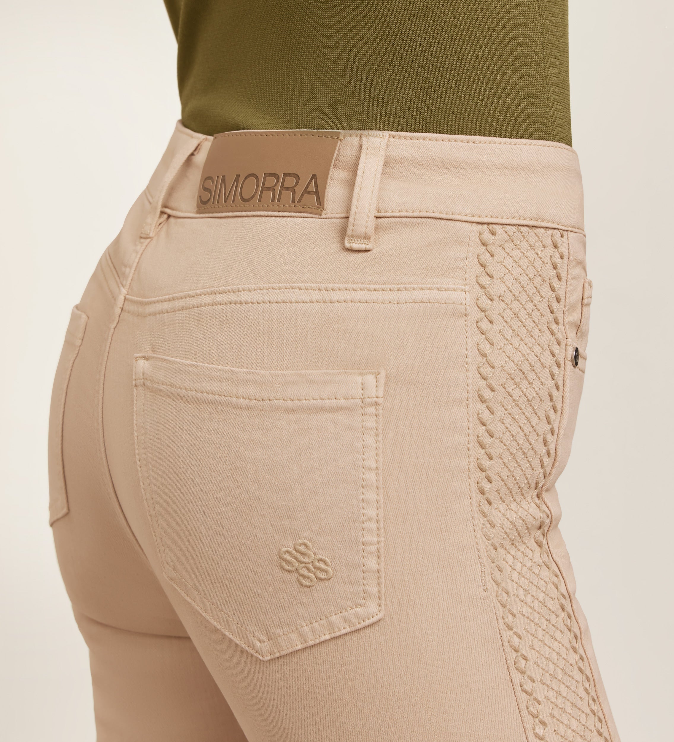 Embroidered long pants