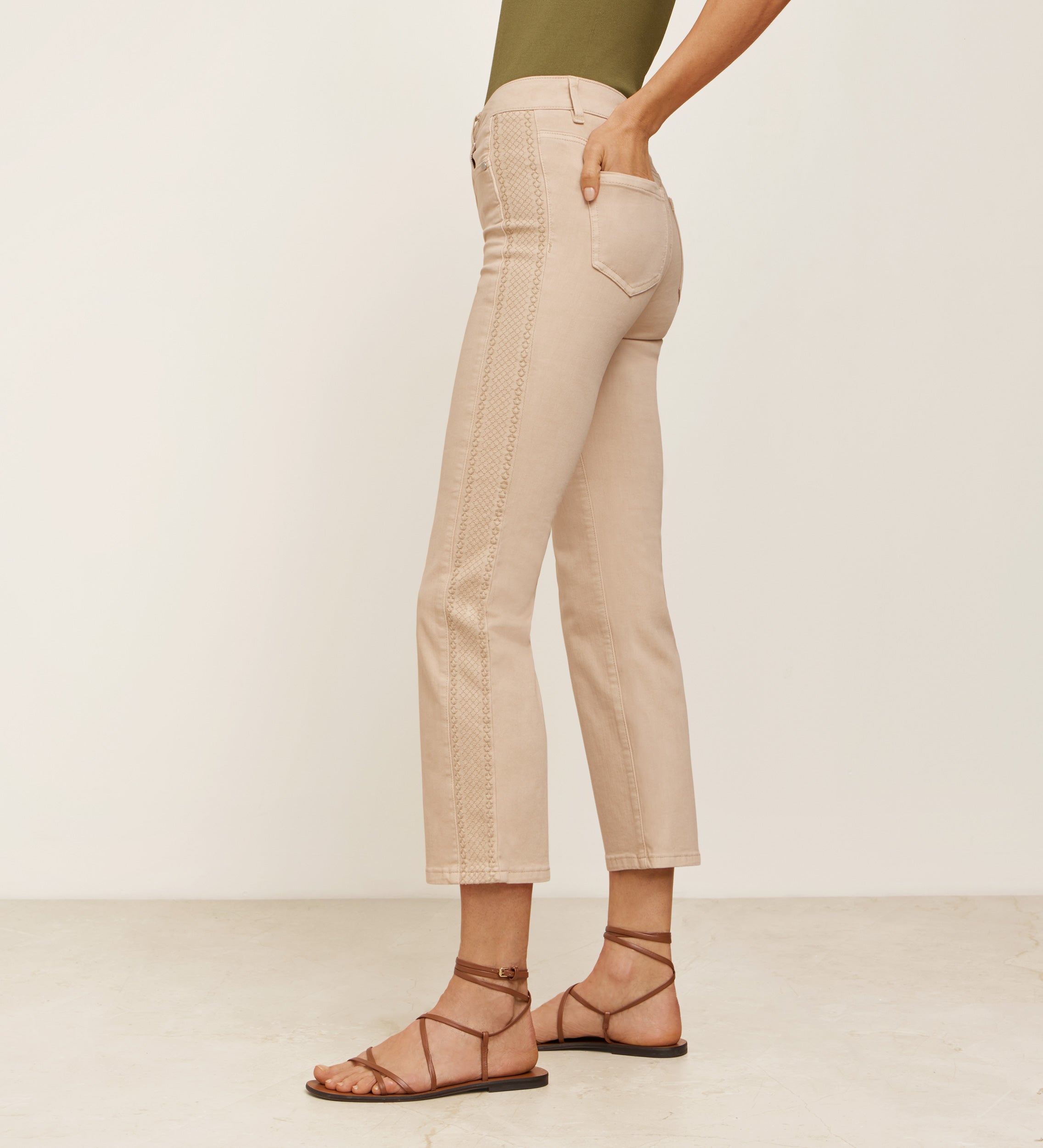 Embroidered long pants