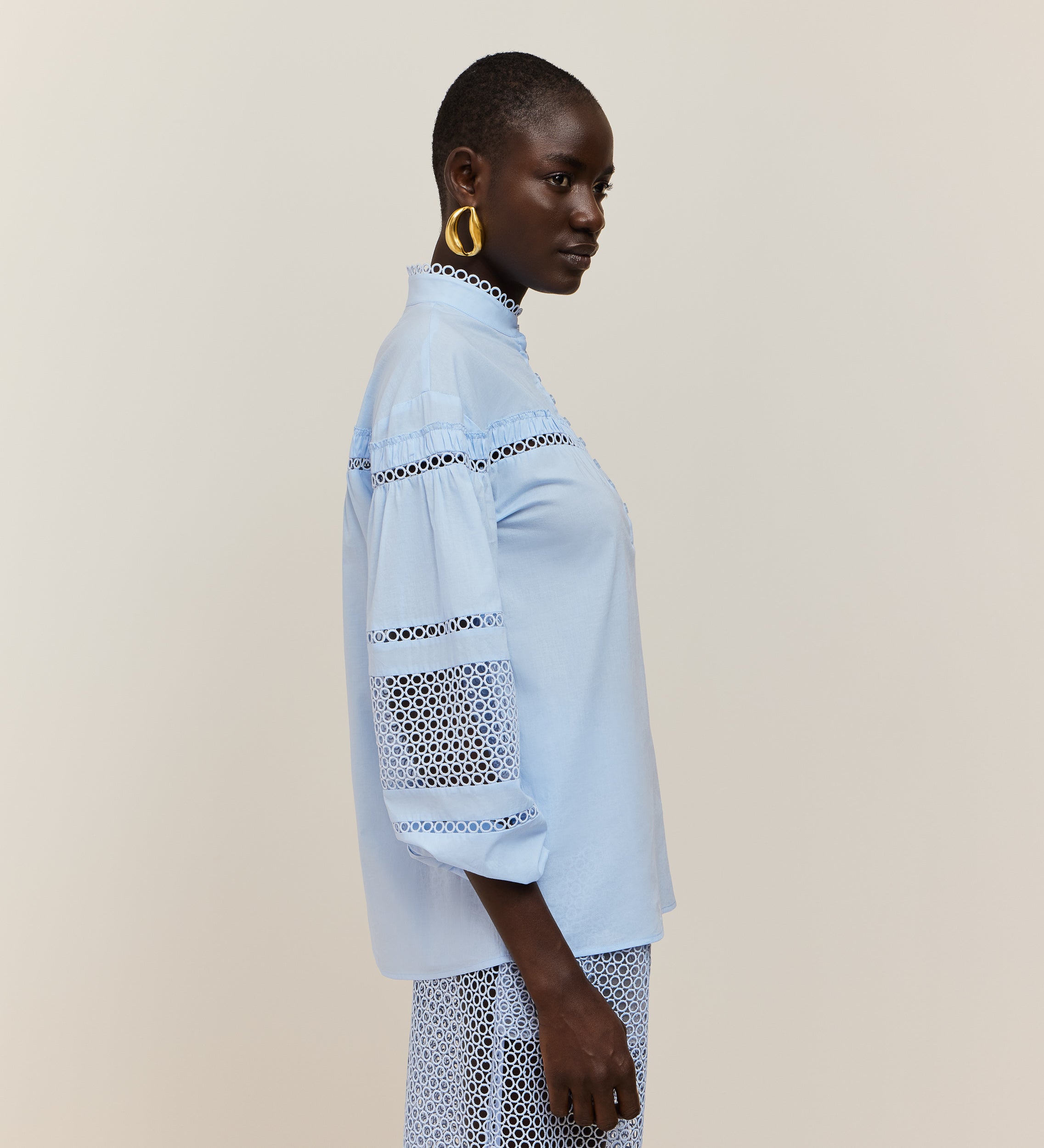 Blusa detalles guipur