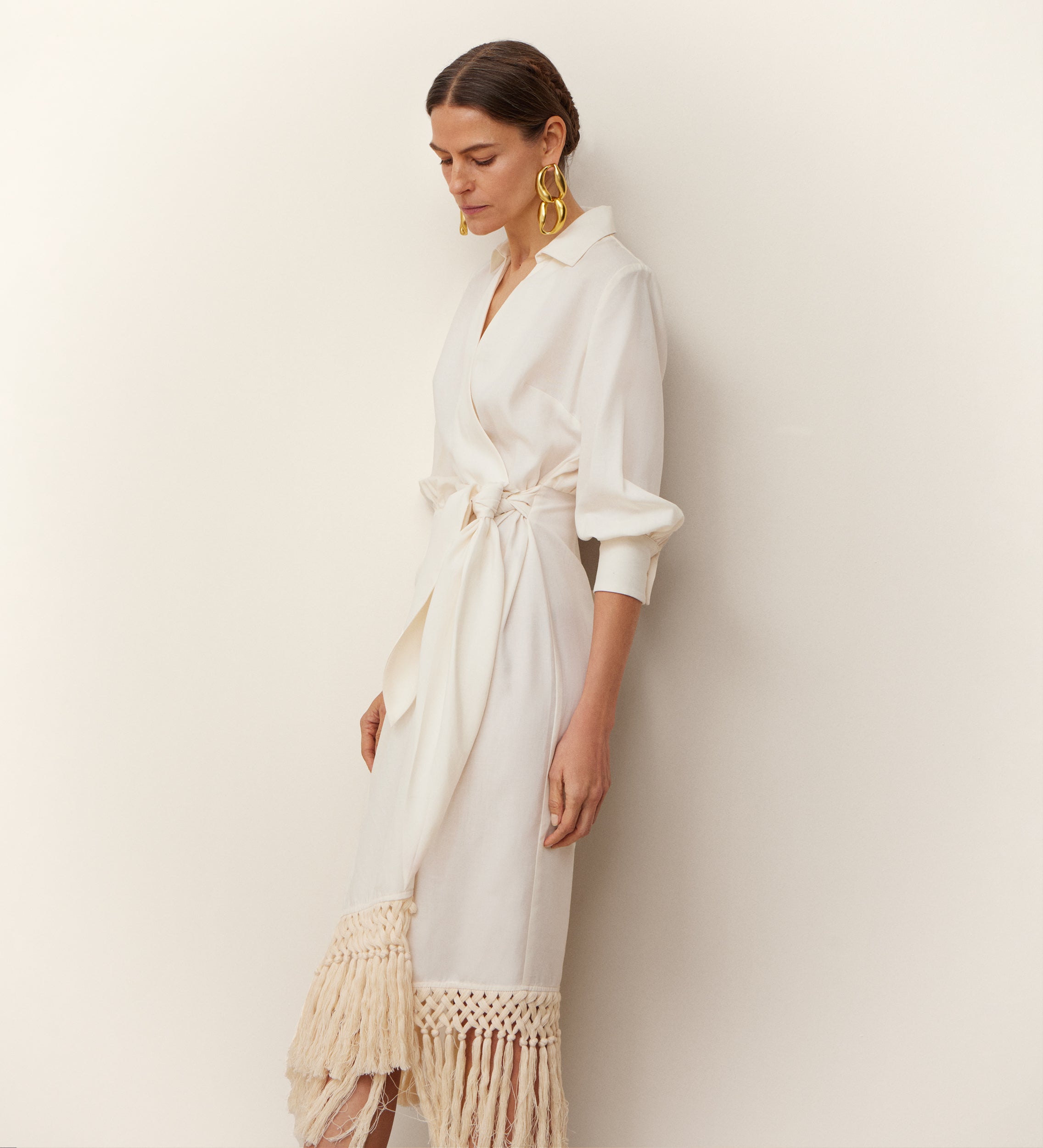 Vestido cruzado flecos