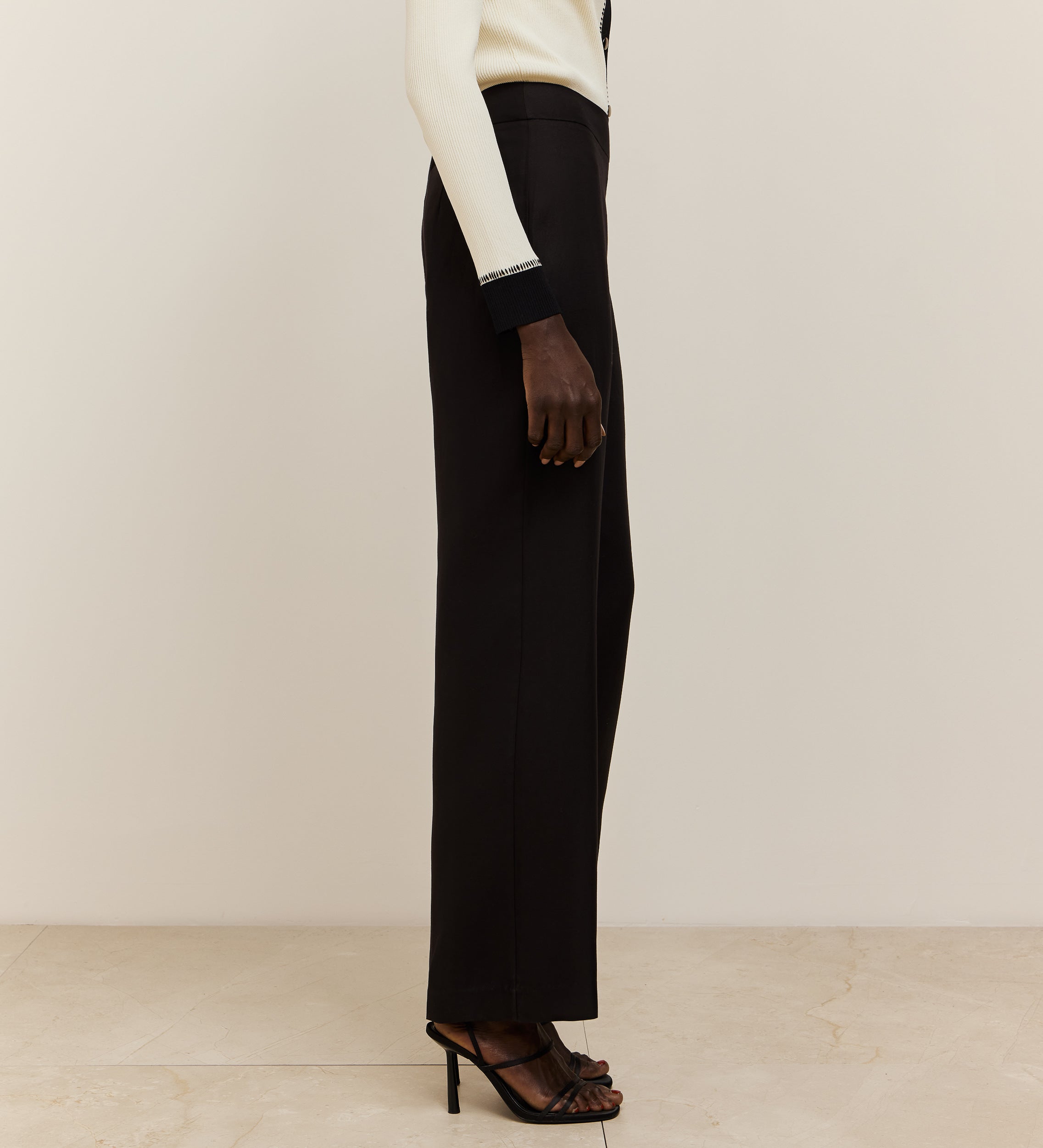 Straight long pants