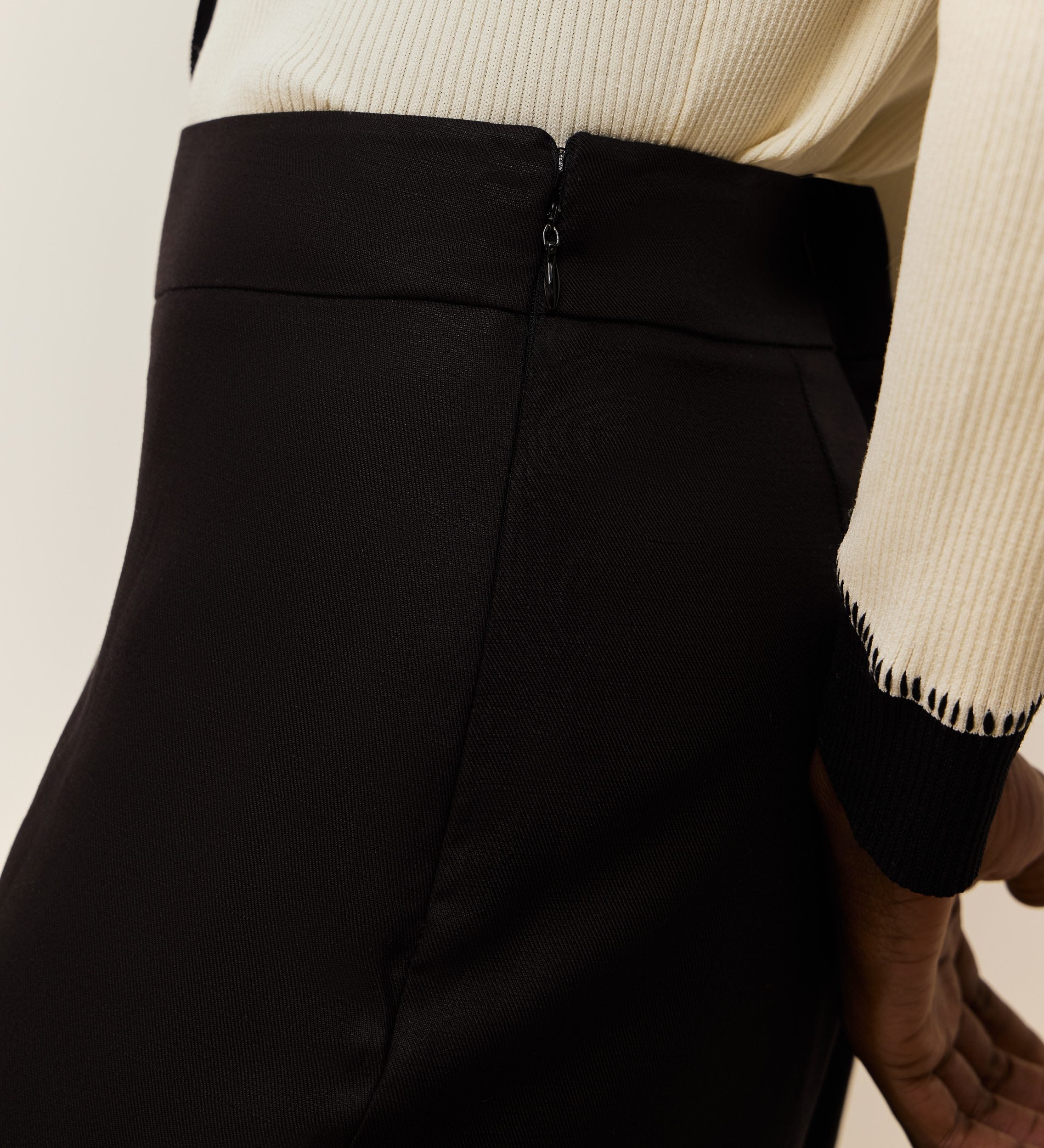Straight long pants
