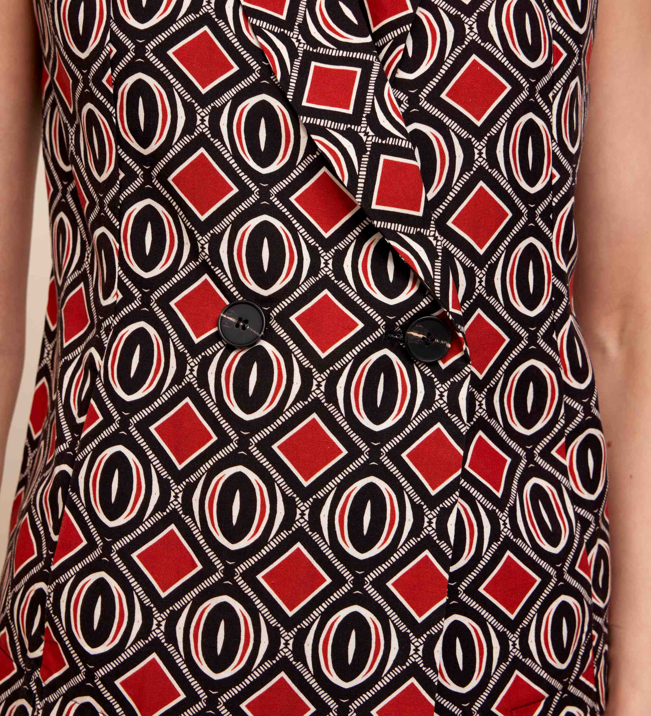 Double-cross printed vest