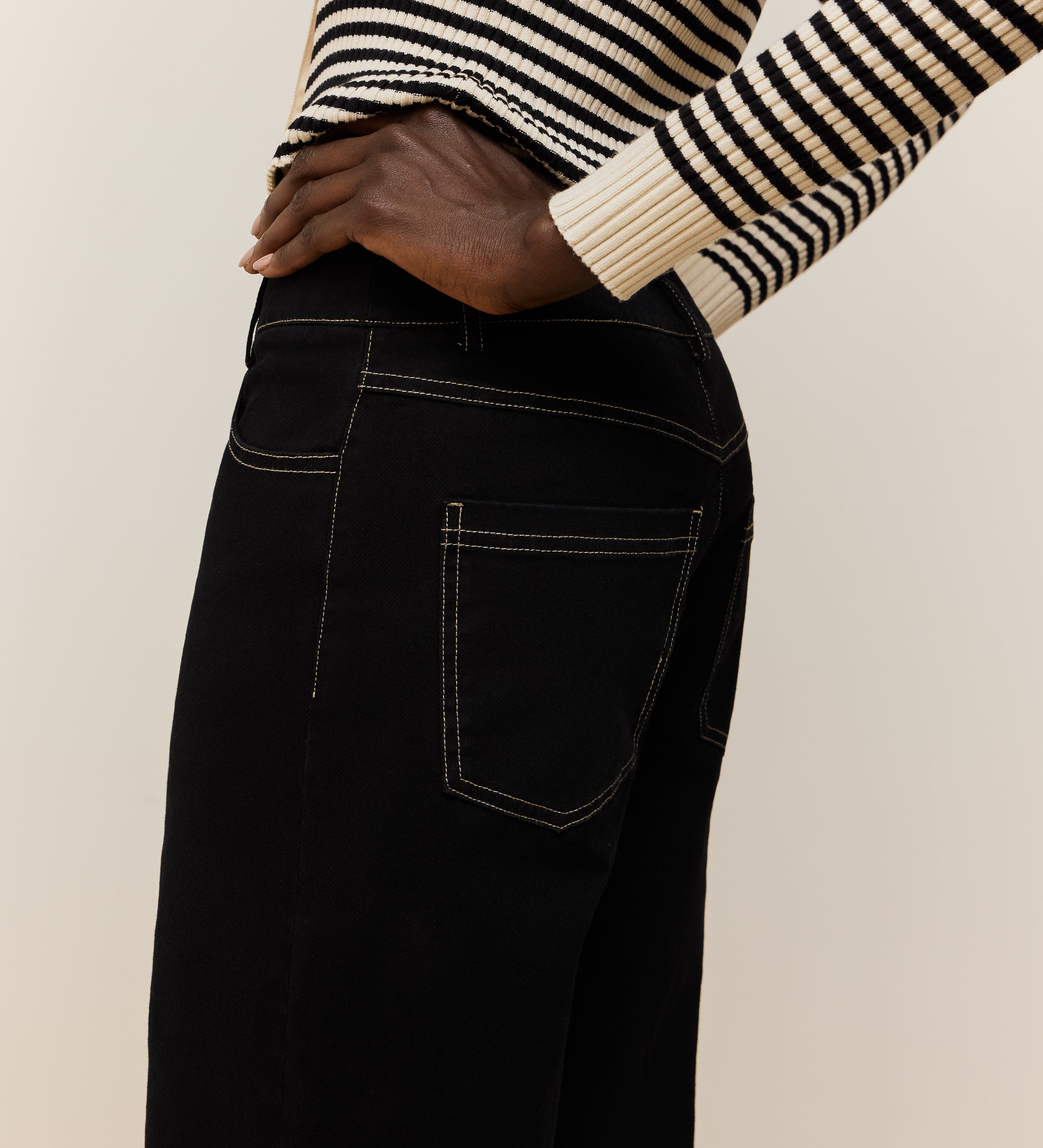 Contrast stitching trousers