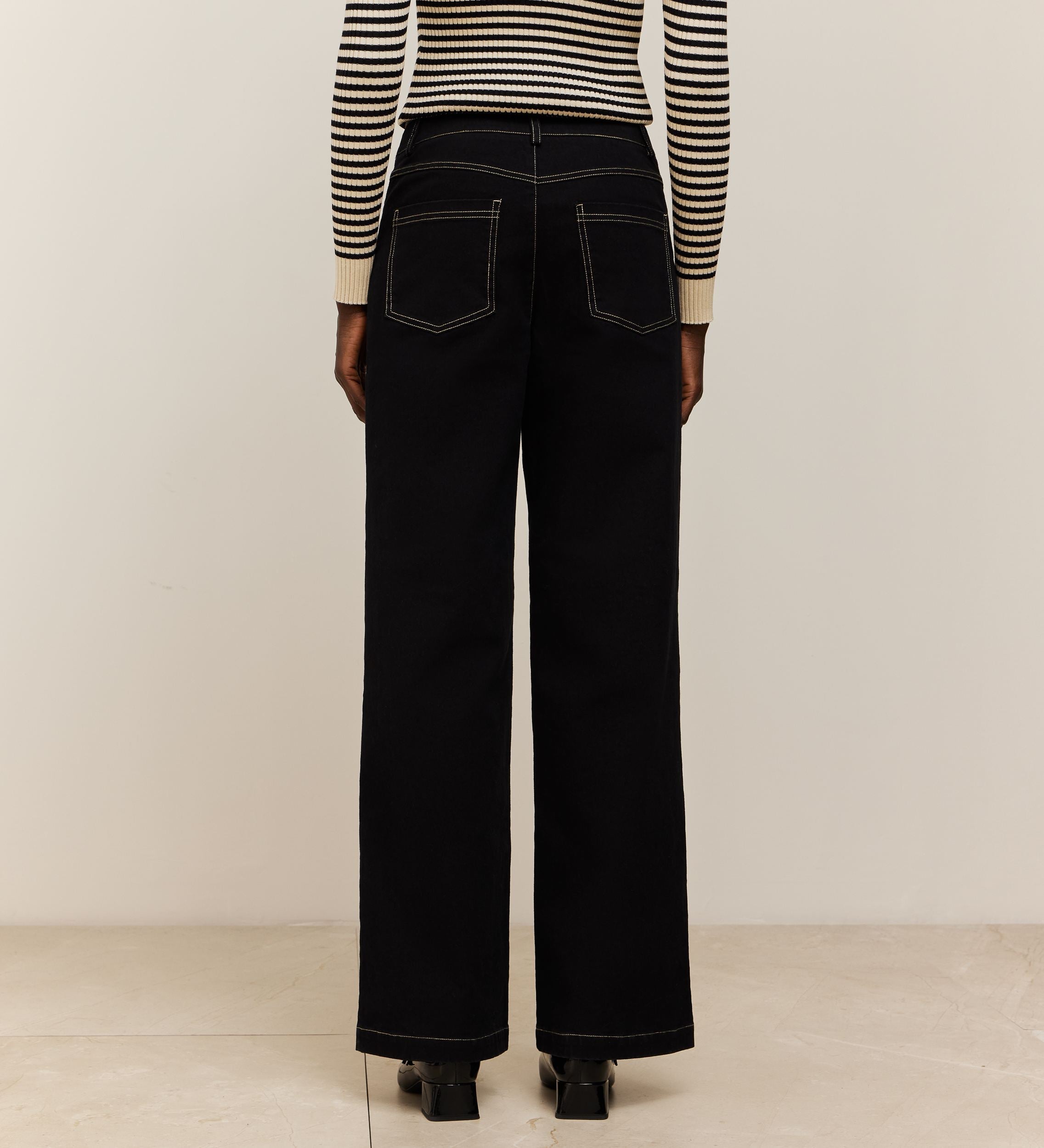 Contrast stitching trousers